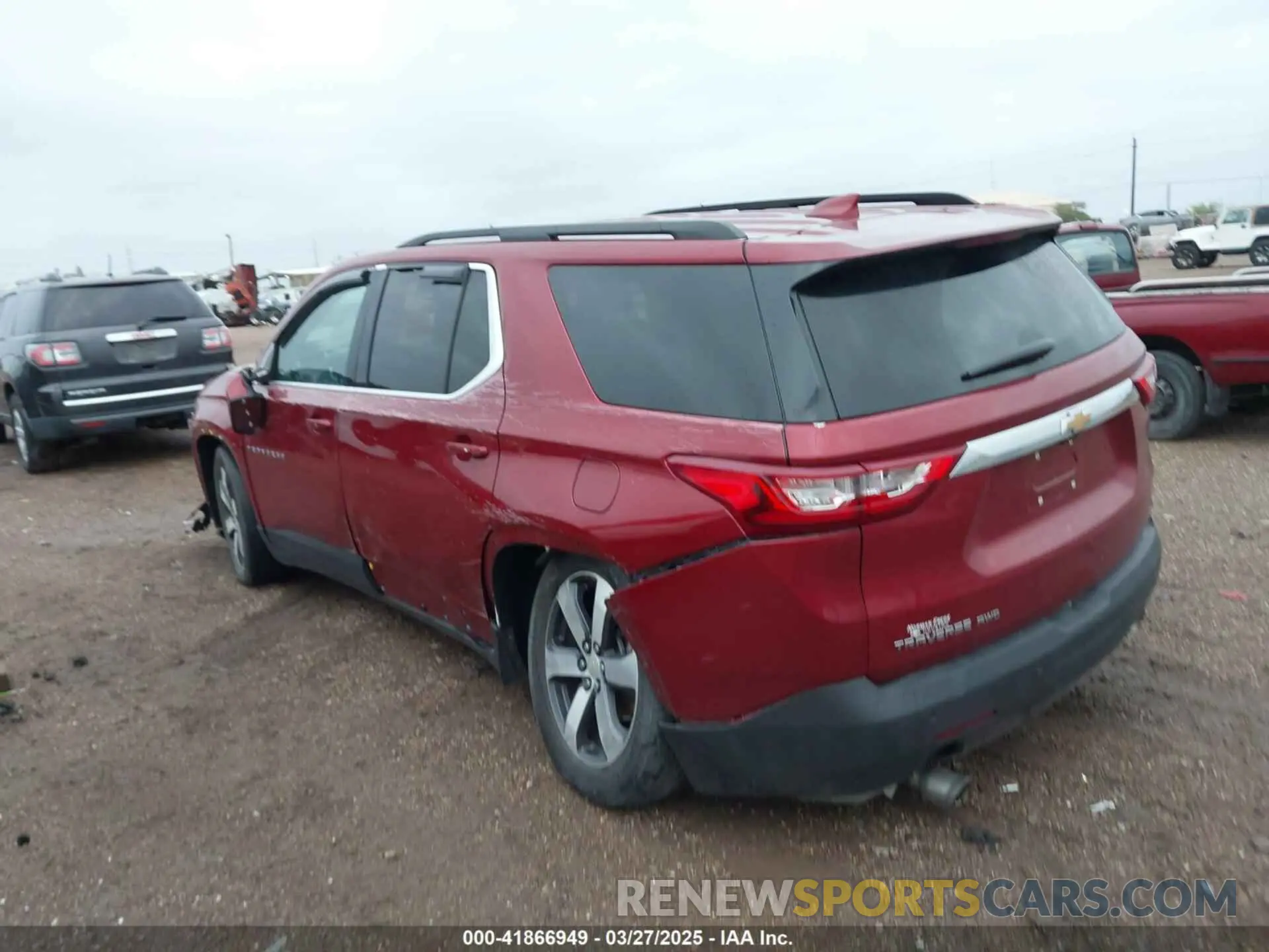 3 Photograph of a damaged car 1GNEVHKW5MJ204694 CHEVROLET TRAVERSE 2021
