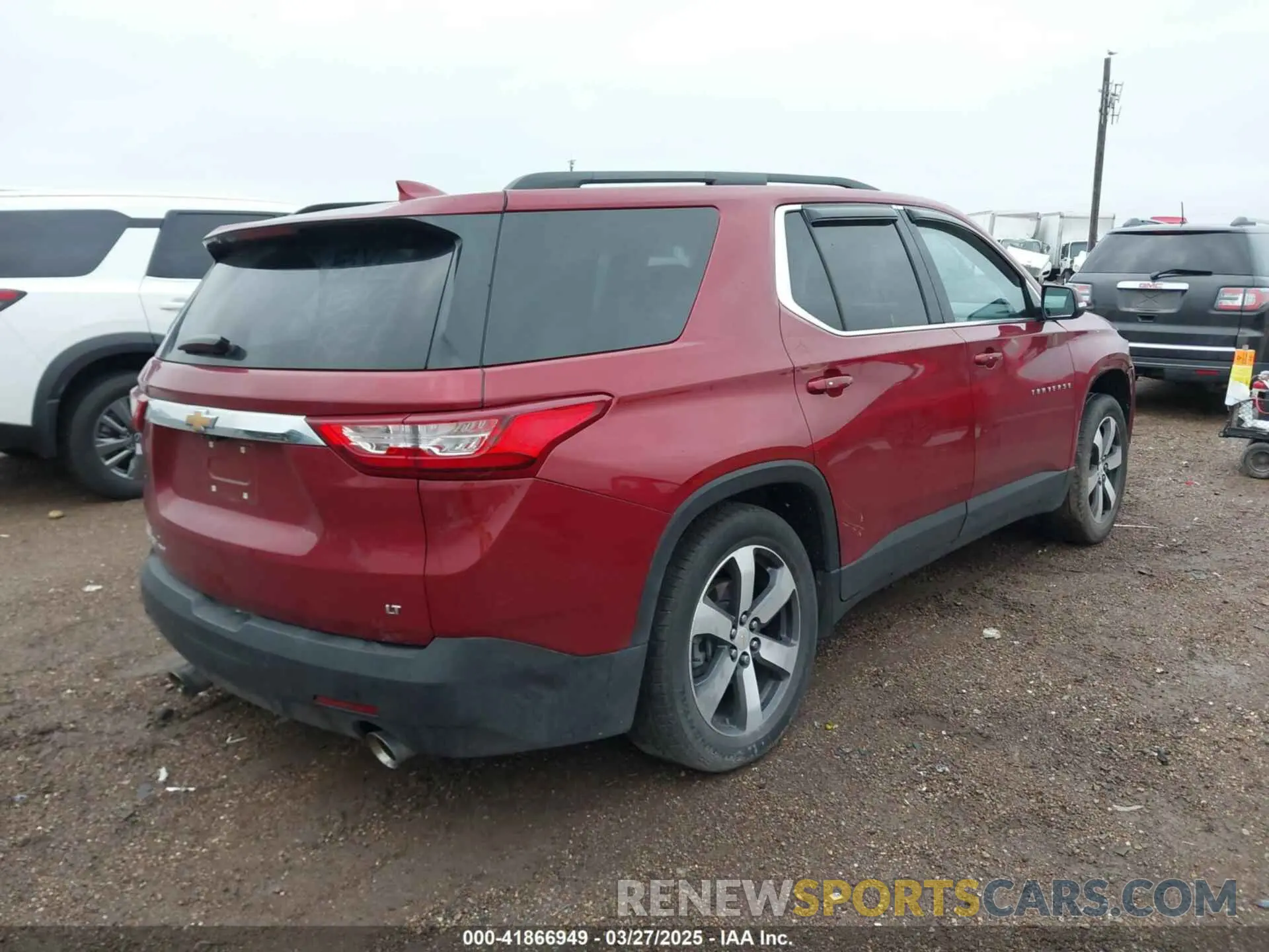 4 Photograph of a damaged car 1GNEVHKW5MJ204694 CHEVROLET TRAVERSE 2021