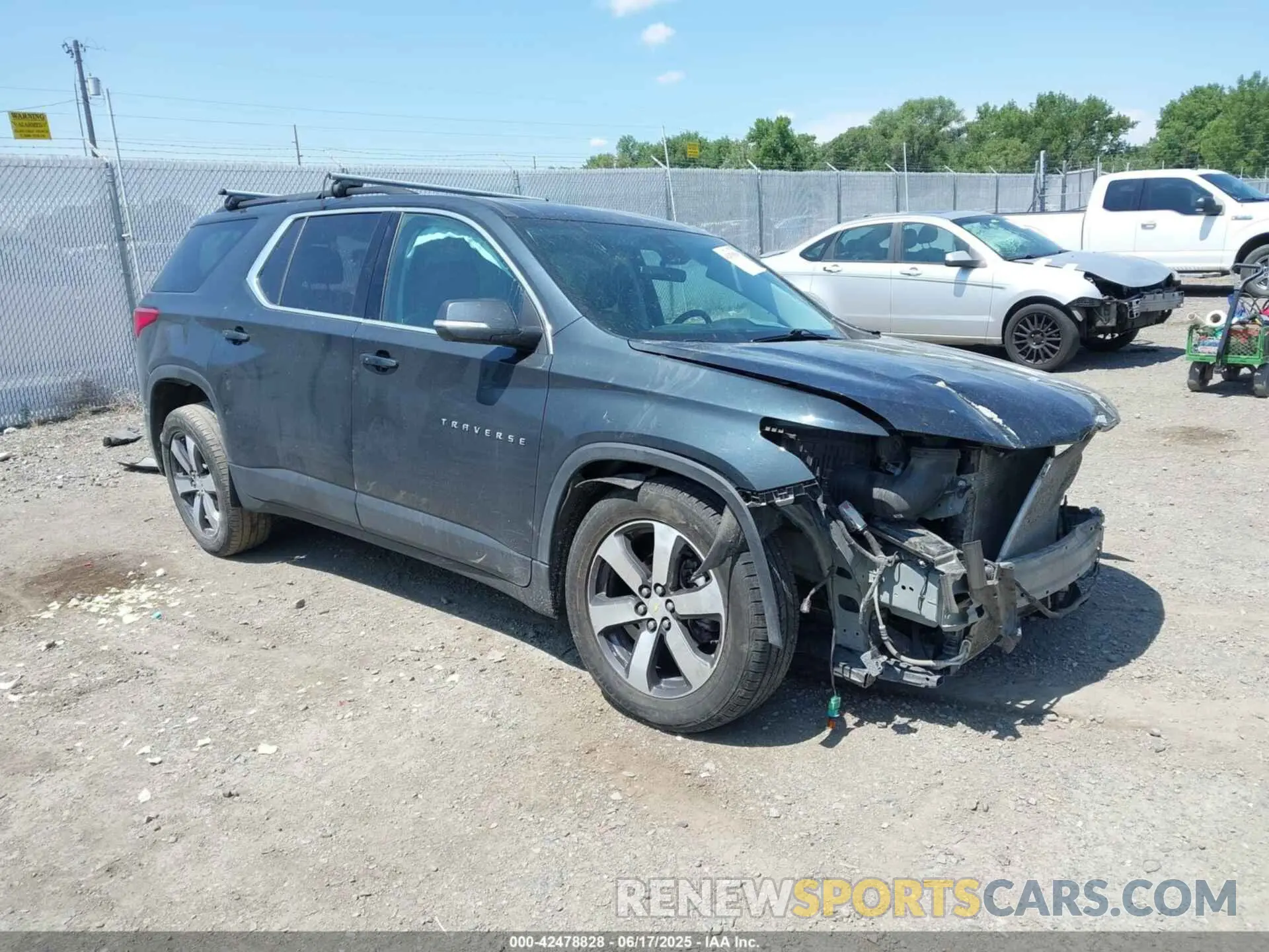 1 Photograph of a damaged car 1GNEVHKW6MJ141377 CHEVROLET TRAVERSE 2021