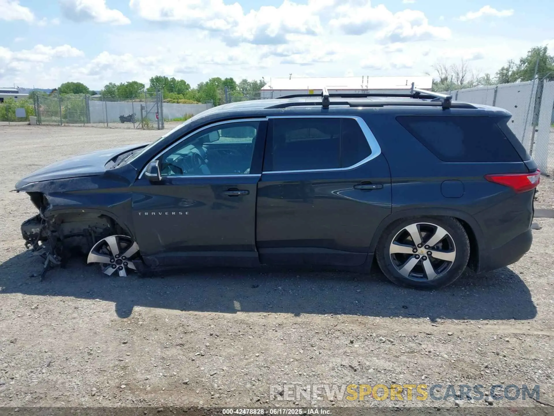 14 Photograph of a damaged car 1GNEVHKW6MJ141377 CHEVROLET TRAVERSE 2021