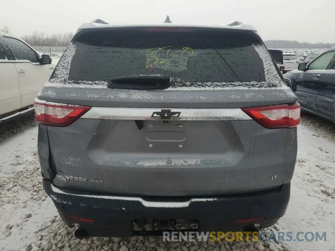 6 Photograph of a damaged car 1GNEVHKW7MJ113930 CHEVROLET TRAVERSE 2021