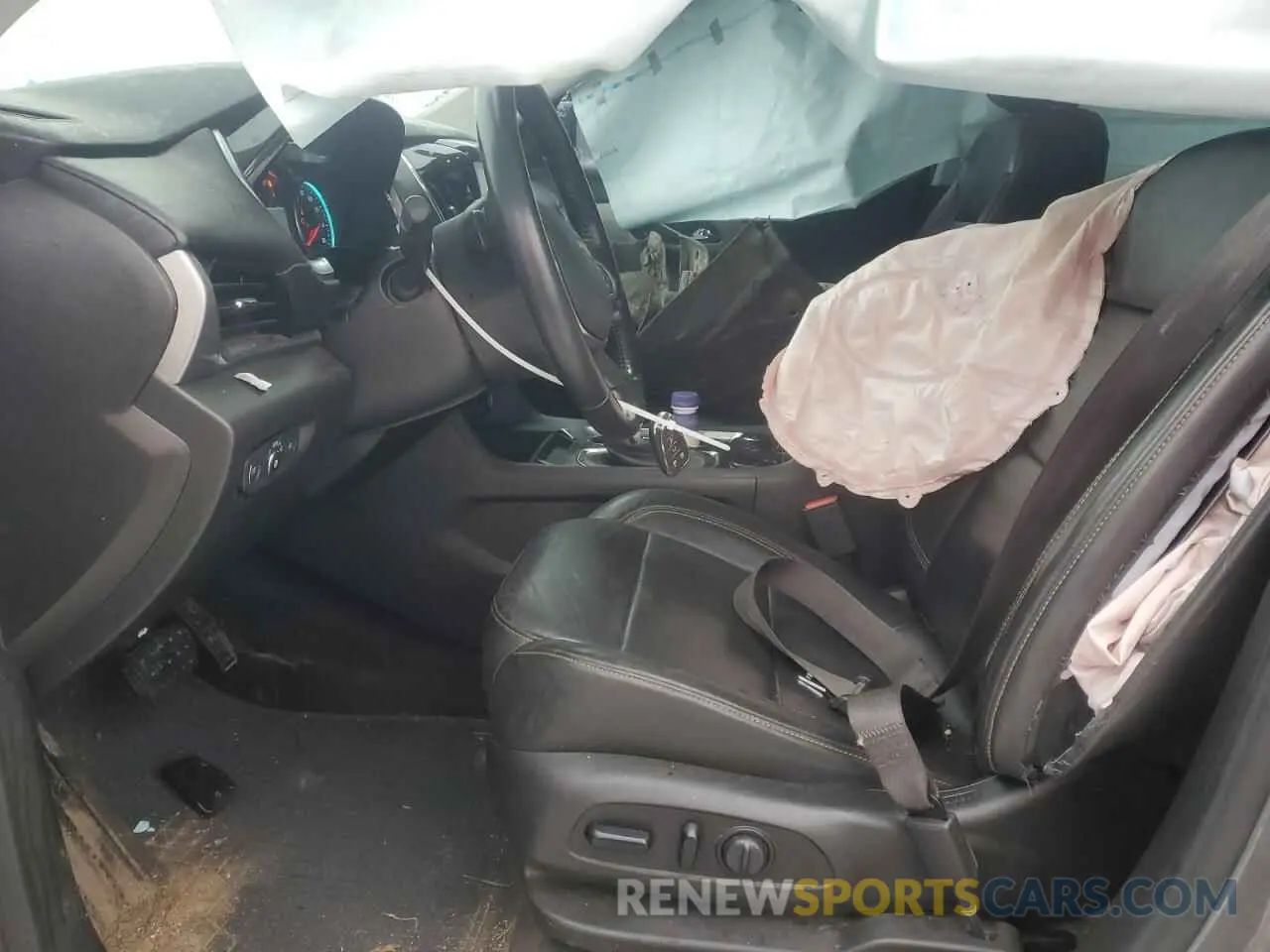 7 Photograph of a damaged car 1GNEVHKW7MJ113930 CHEVROLET TRAVERSE 2021