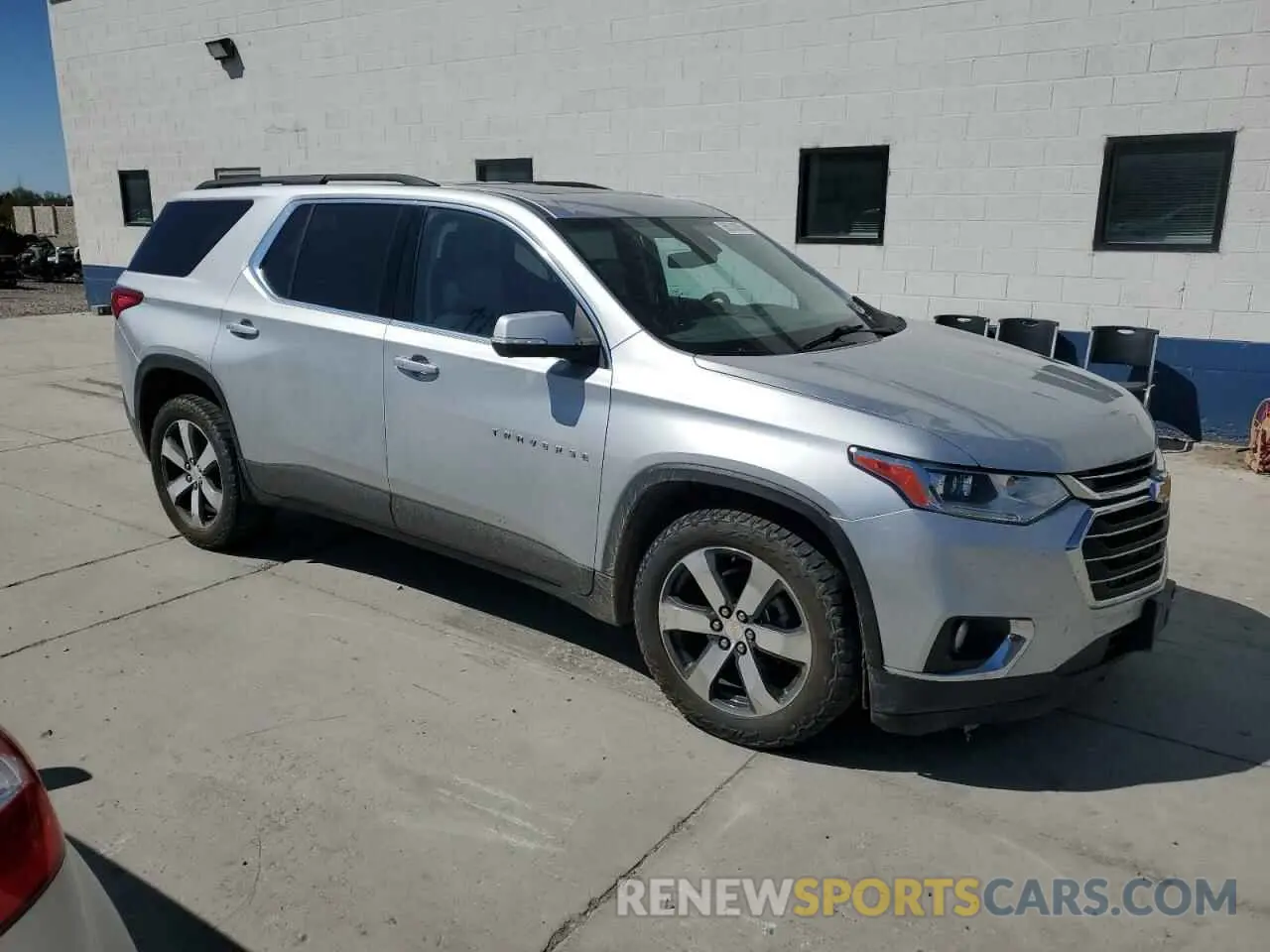 4 Photograph of a damaged car 1GNEVHKW7MJ221657 CHEVROLET TRAVERSE 2021