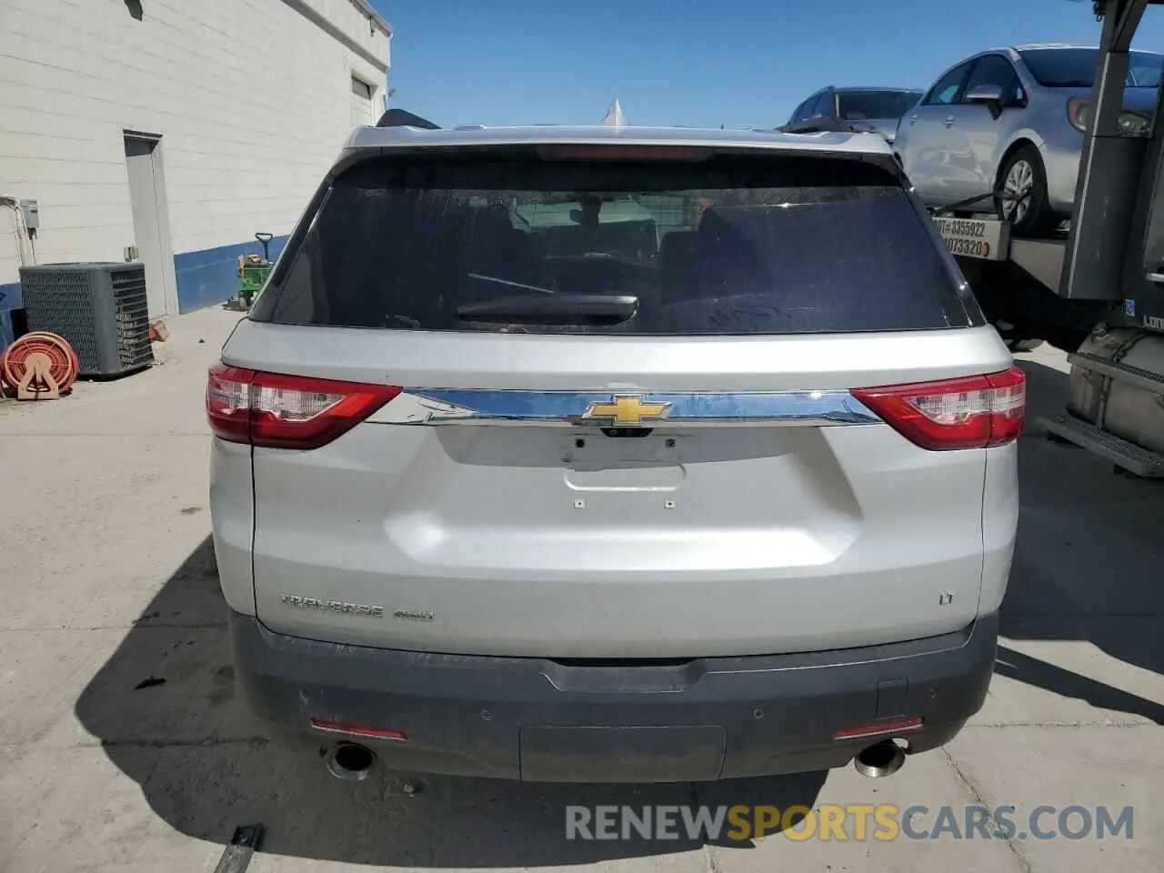6 Photograph of a damaged car 1GNEVHKW7MJ221657 CHEVROLET TRAVERSE 2021