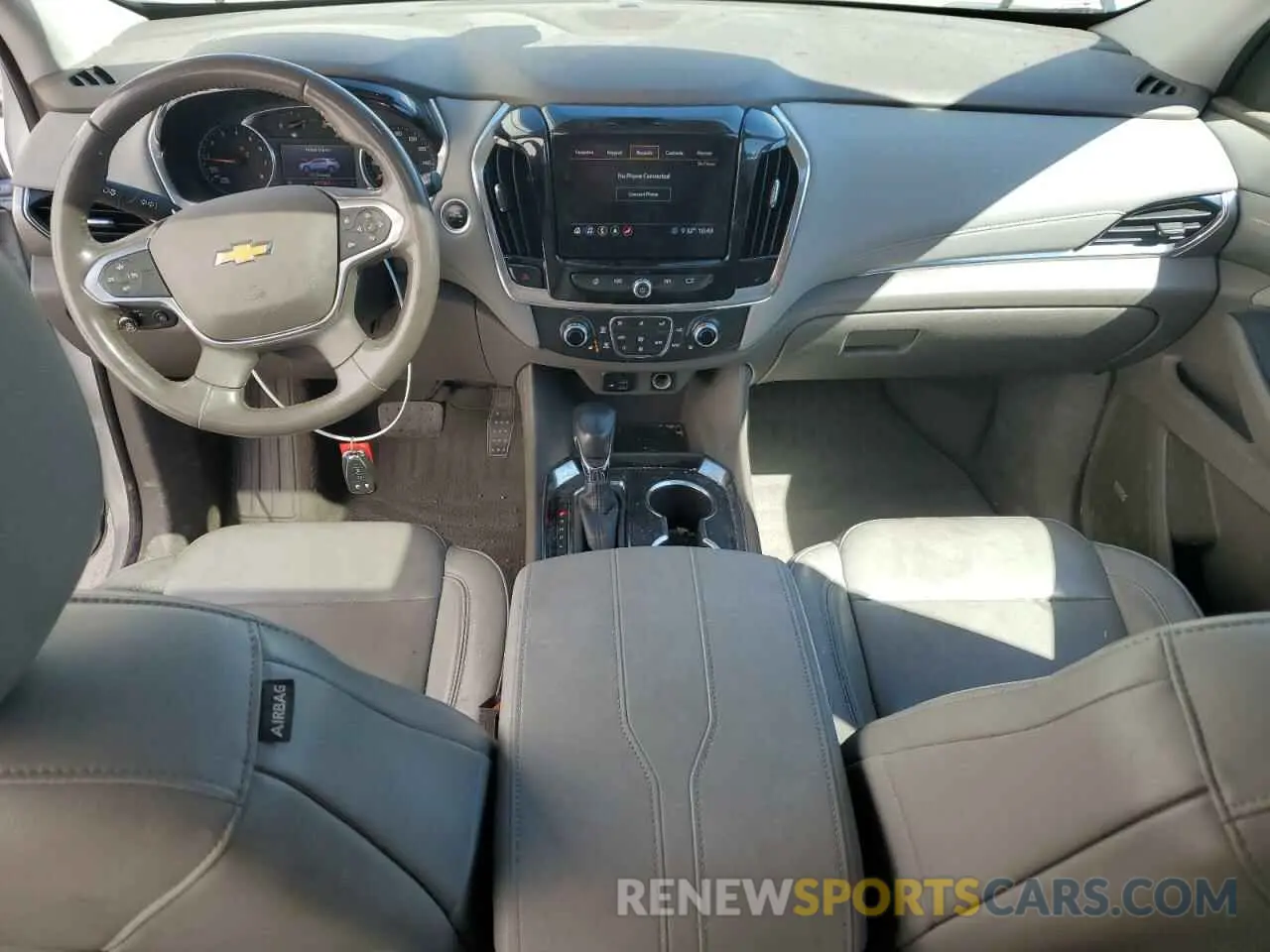 8 Photograph of a damaged car 1GNEVHKW7MJ221657 CHEVROLET TRAVERSE 2021