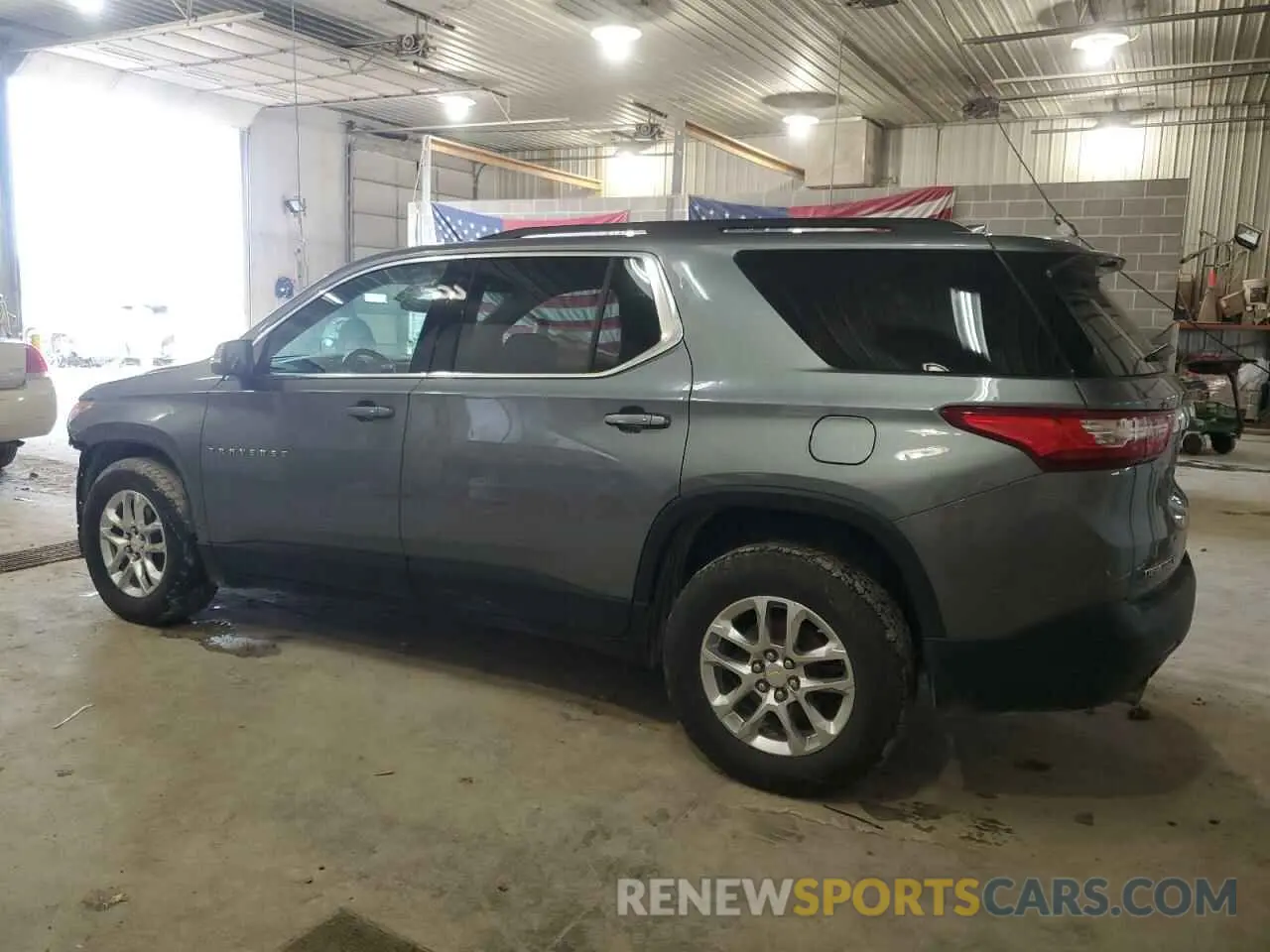 2 Photograph of a damaged car 1GNEVHKW8MJ122491 CHEVROLET TRAVERSE 2021