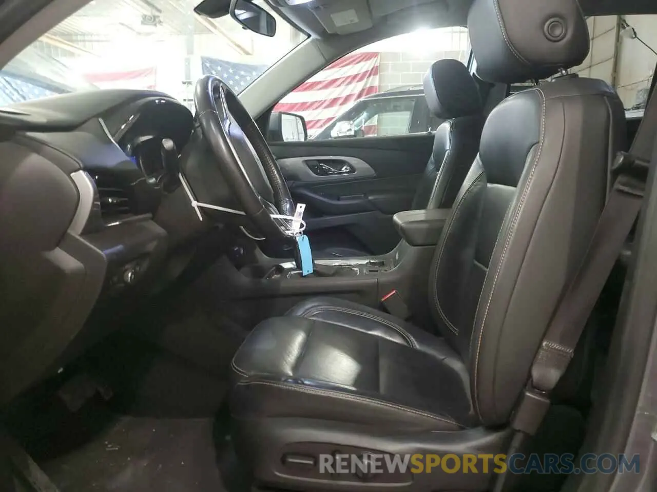 7 Photograph of a damaged car 1GNEVHKW8MJ122491 CHEVROLET TRAVERSE 2021