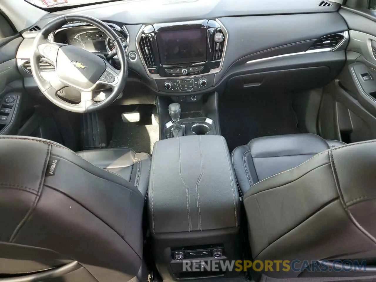 8 Photograph of a damaged car 1GNEVHKW8MJ160755 CHEVROLET TRAVERSE 2021