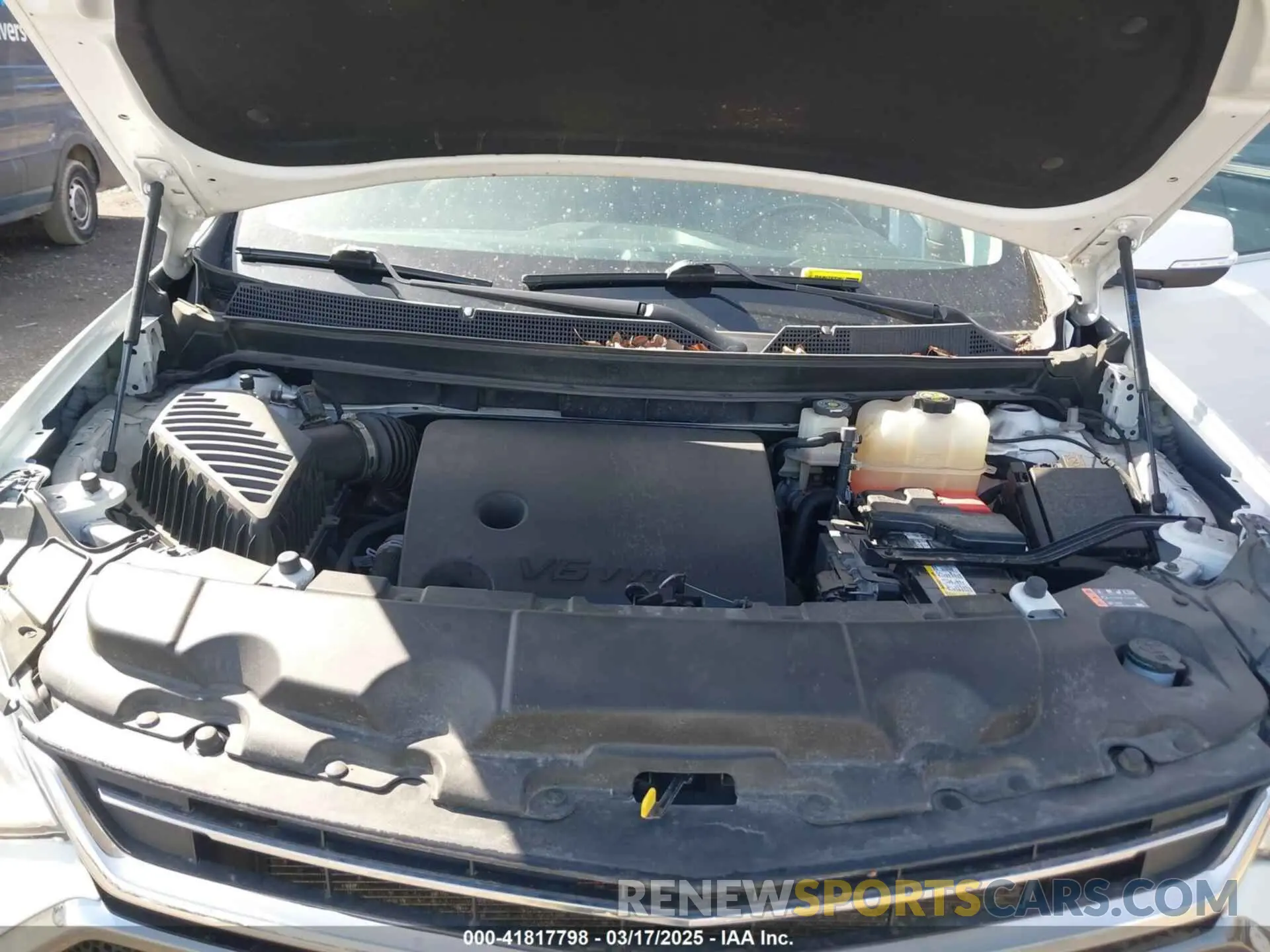 10 Photograph of a damaged car 1GNEVHKW9MJ206271 CHEVROLET TRAVERSE 2021