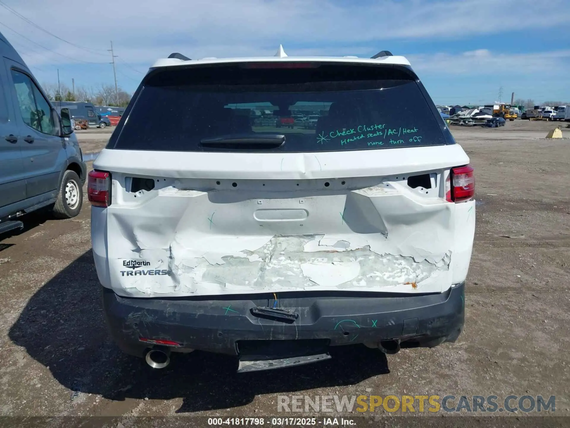 16 Photograph of a damaged car 1GNEVHKW9MJ206271 CHEVROLET TRAVERSE 2021