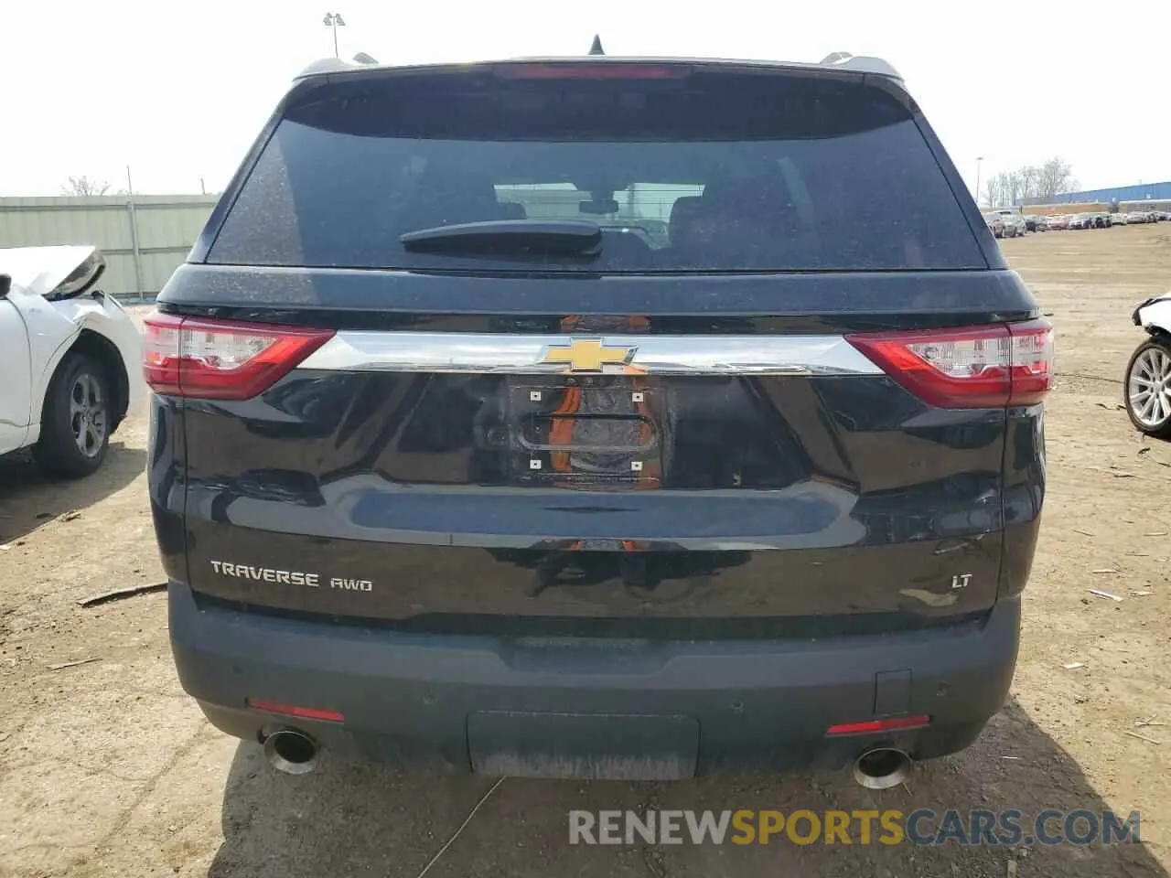 6 Photograph of a damaged car 1GNEVHKW9MJ266082 CHEVROLET TRAVERSE 2021