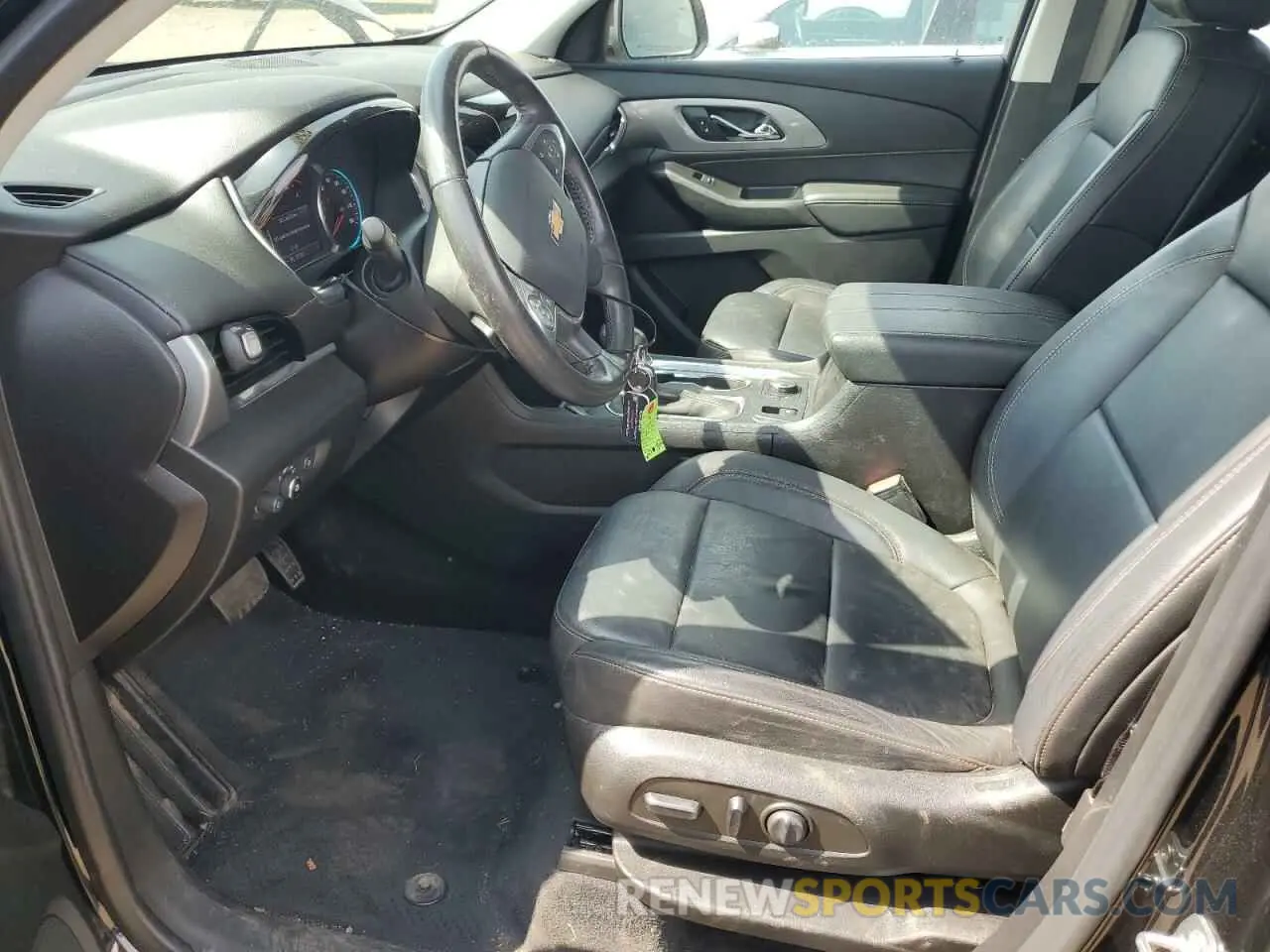 7 Photograph of a damaged car 1GNEVHKW9MJ266082 CHEVROLET TRAVERSE 2021