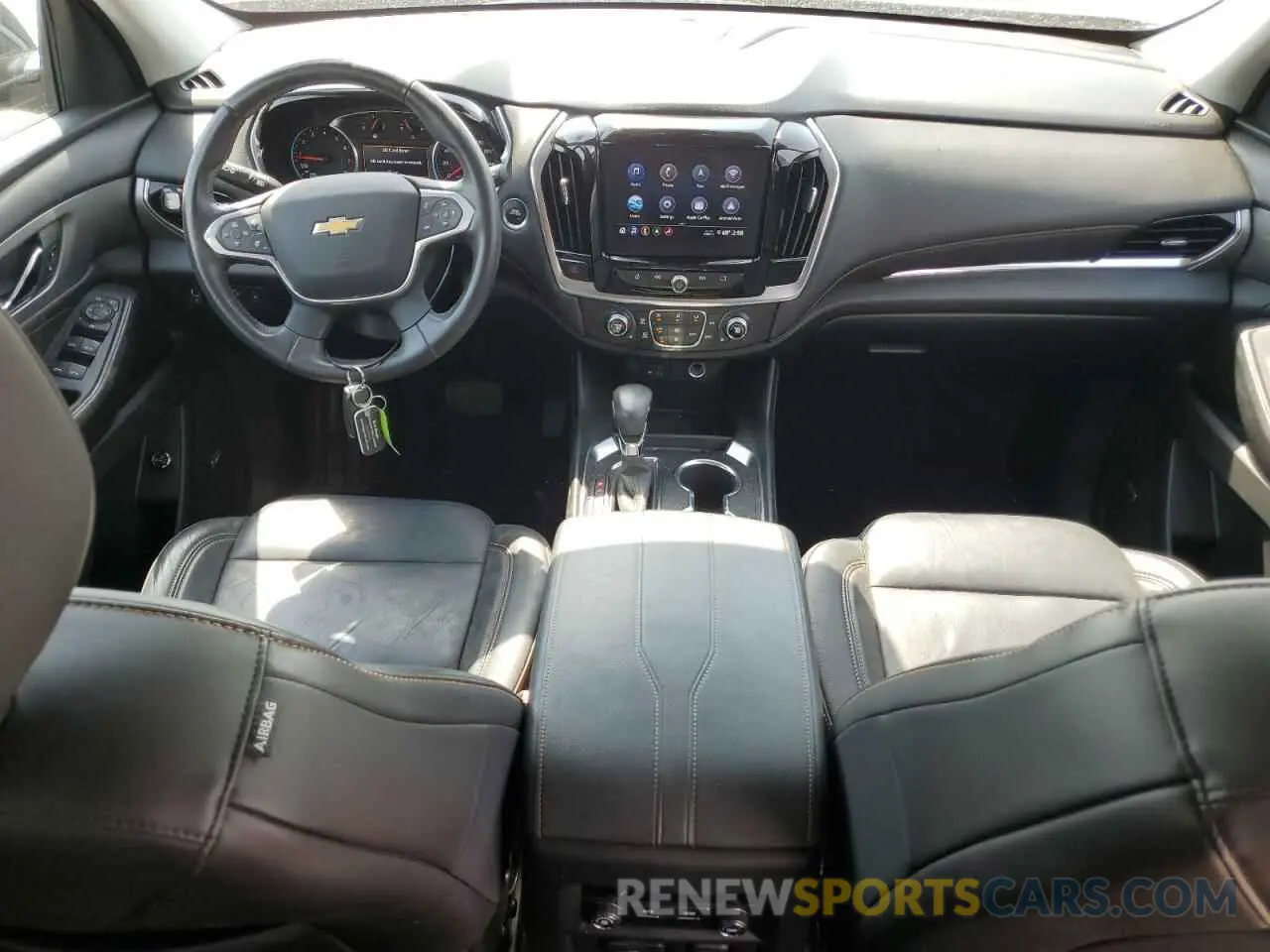 8 Photograph of a damaged car 1GNEVHKW9MJ266082 CHEVROLET TRAVERSE 2021