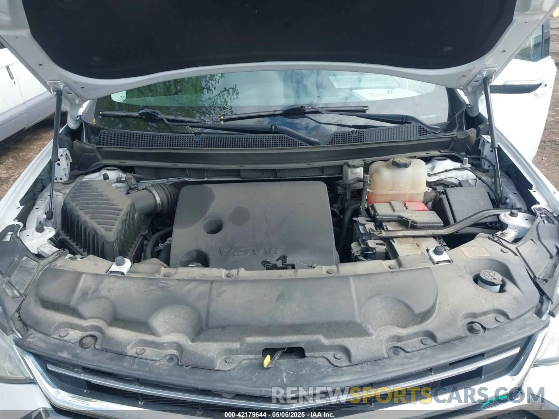 10 Photograph of a damaged car 1GNEVHKWXMJ140149 CHEVROLET TRAVERSE 2021