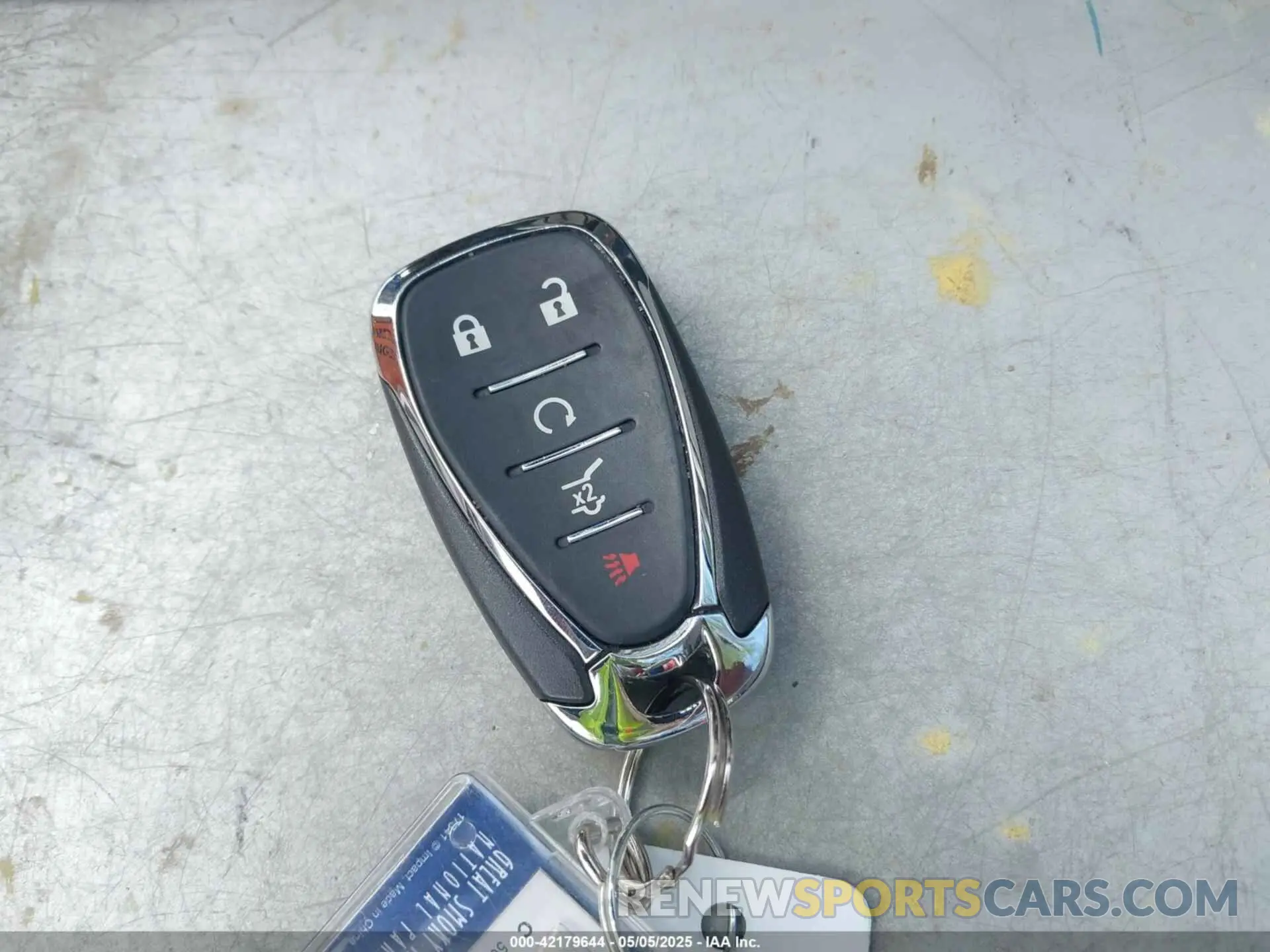 11 Photograph of a damaged car 1GNEVHKWXMJ140149 CHEVROLET TRAVERSE 2021