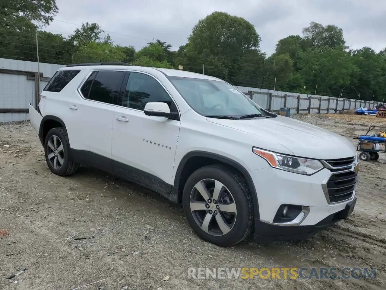 4 Photograph of a damaged car 1GNEVHKWXMJ214024 CHEVROLET TRAVERSE 2021