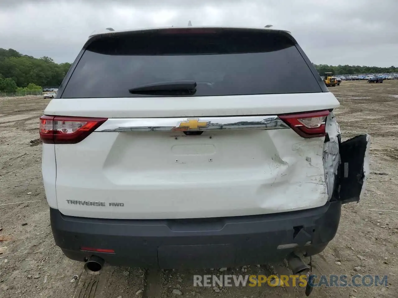 6 Photograph of a damaged car 1GNEVHKWXMJ214024 CHEVROLET TRAVERSE 2021