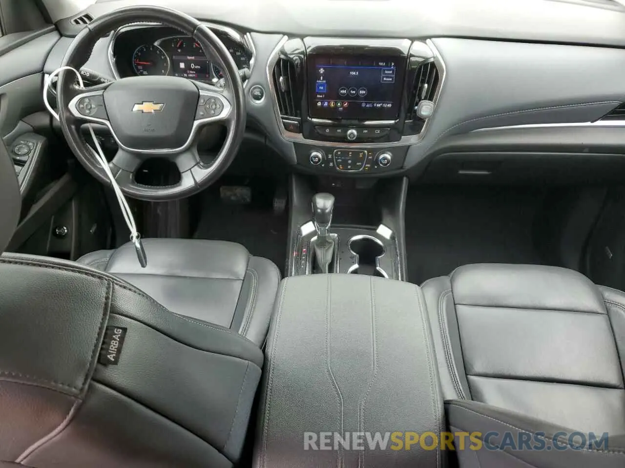 8 Photograph of a damaged car 1GNEVHKWXMJ214024 CHEVROLET TRAVERSE 2021
