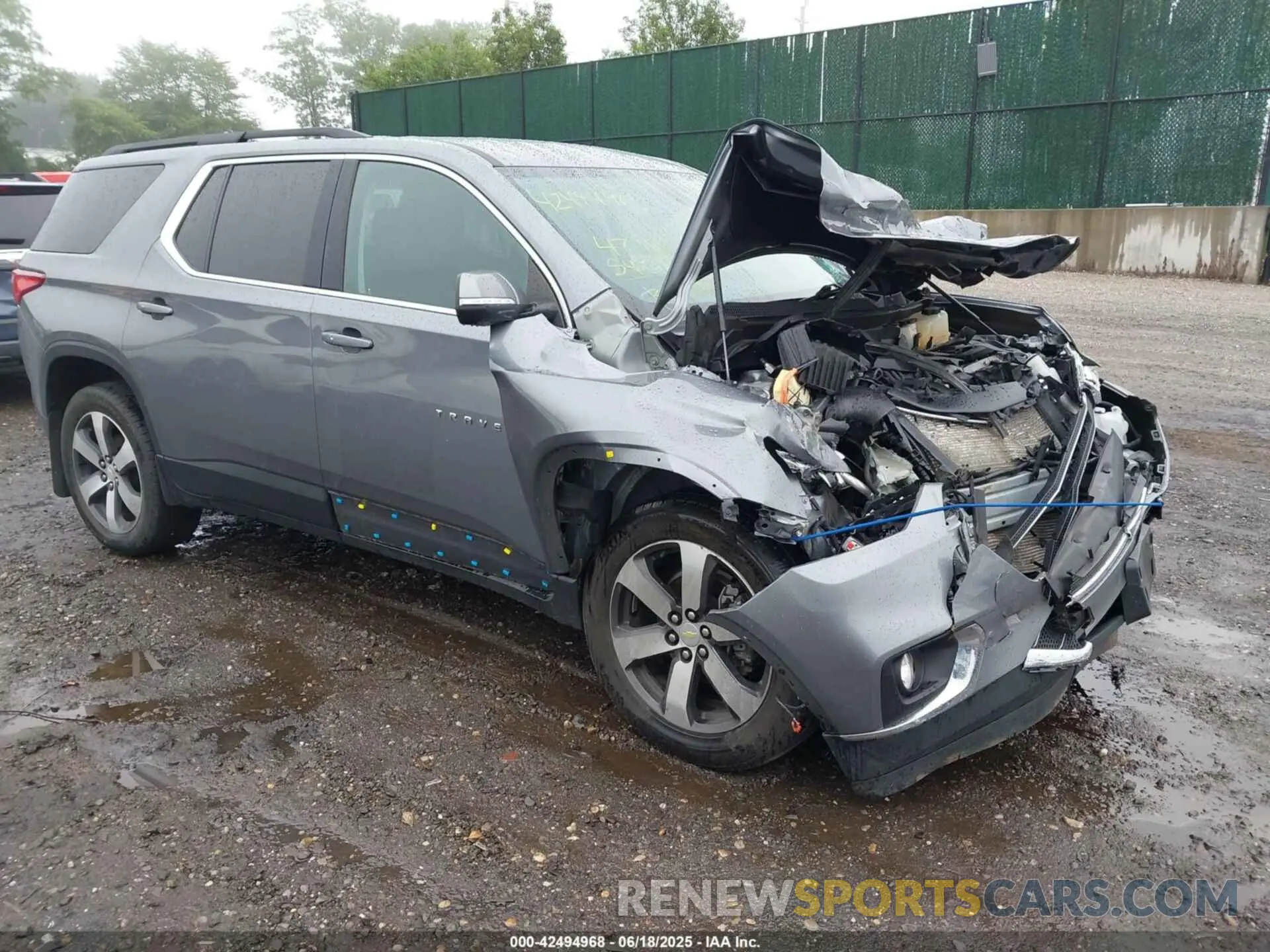 1 Photograph of a damaged car 1GNEVHKWXMJ220888 CHEVROLET TRAVERSE 2021