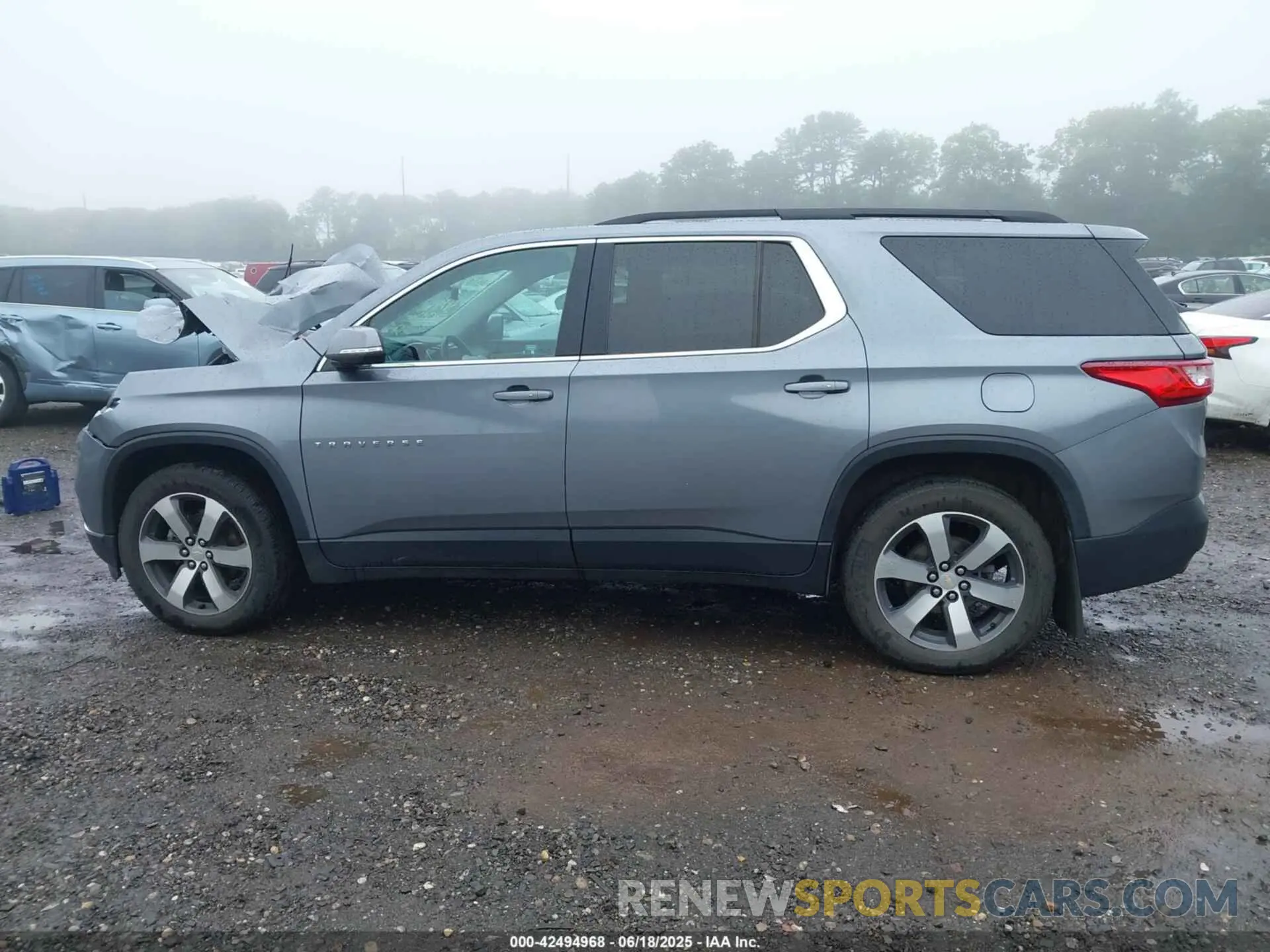 14 Photograph of a damaged car 1GNEVHKWXMJ220888 CHEVROLET TRAVERSE 2021