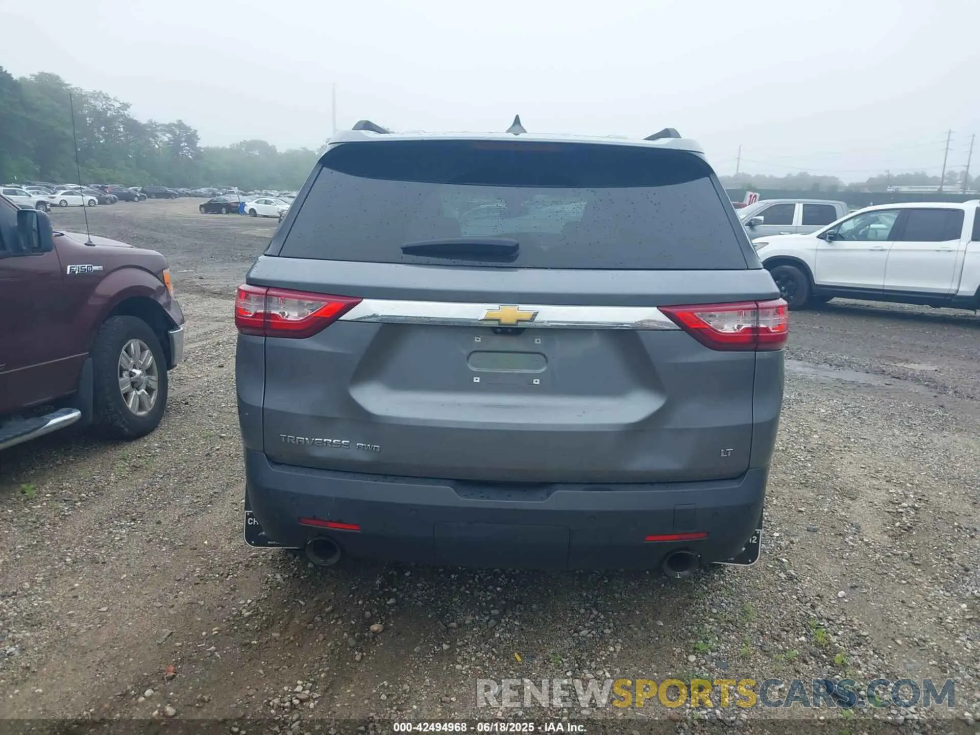 16 Photograph of a damaged car 1GNEVHKWXMJ220888 CHEVROLET TRAVERSE 2021