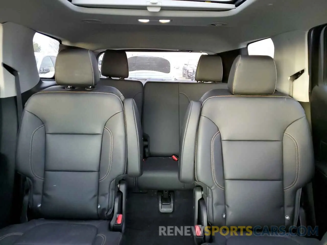 10 Photograph of a damaged car 1GNEVJKW3MJ162324 CHEVROLET TRAVERSE 2021