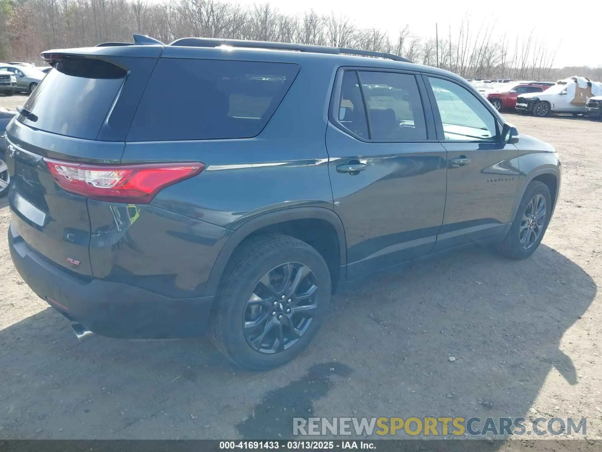 4 Photograph of a damaged car 1GNEVJKW4MJ141708 CHEVROLET TRAVERSE 2021