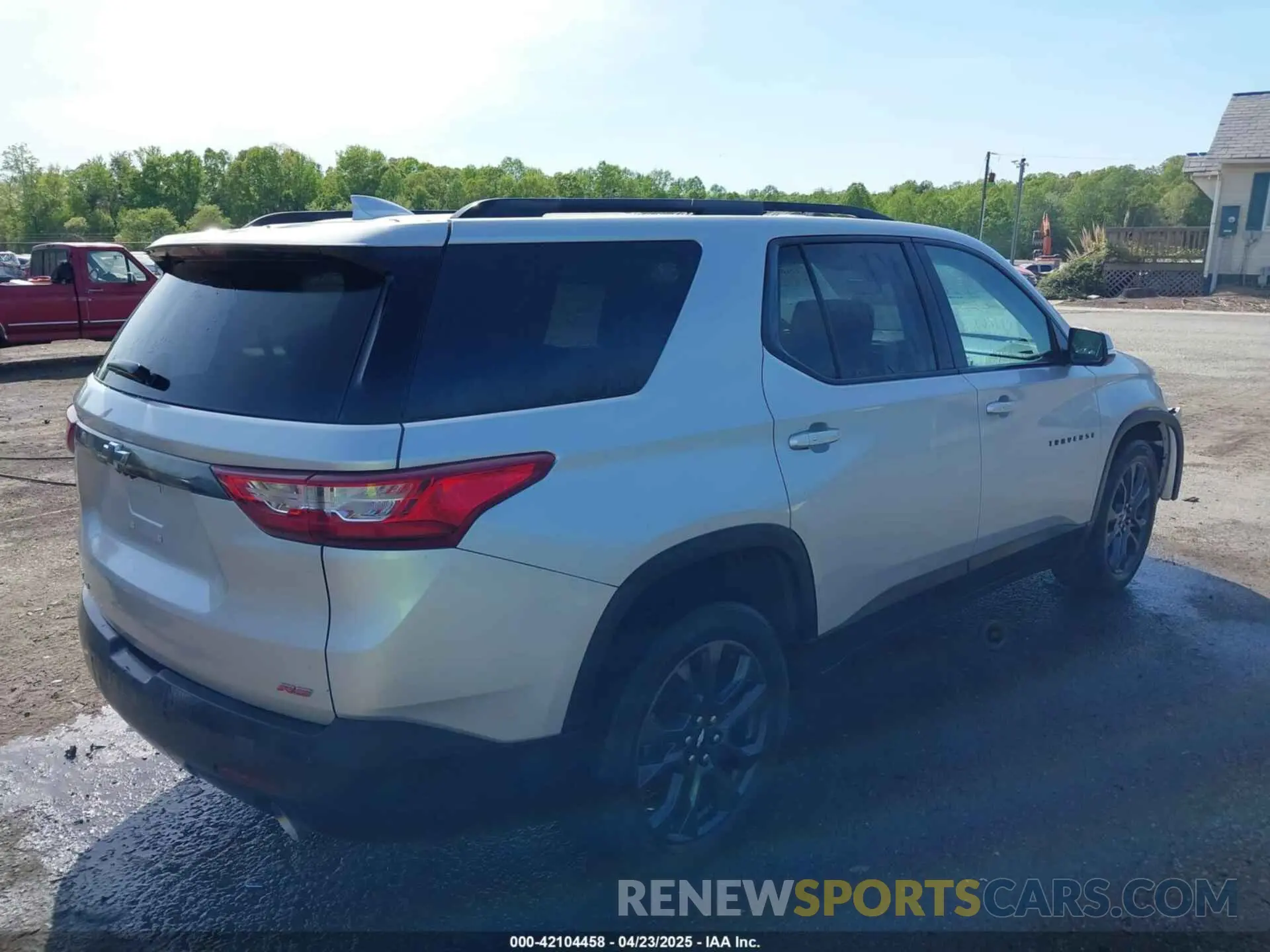 4 Photograph of a damaged car 1GNEVJKW7MJ192118 CHEVROLET TRAVERSE 2021