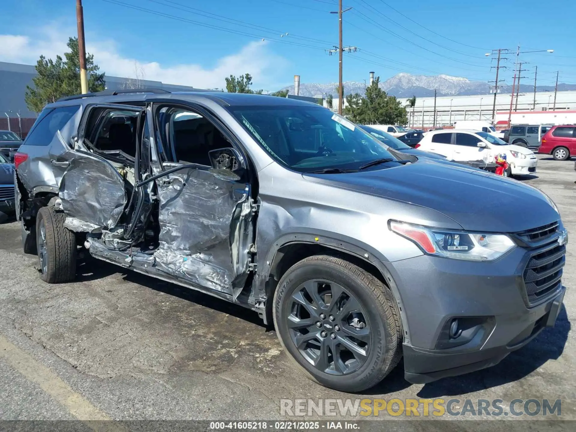 1 Photograph of a damaged car 1GNEVJKW9MJ142868 CHEVROLET TRAVERSE 2021