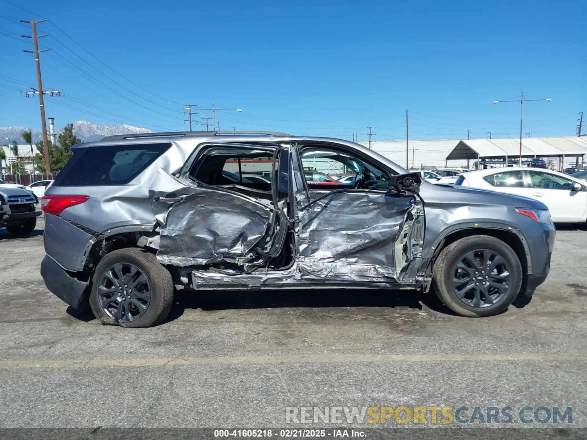 14 Photograph of a damaged car 1GNEVJKW9MJ142868 CHEVROLET TRAVERSE 2021