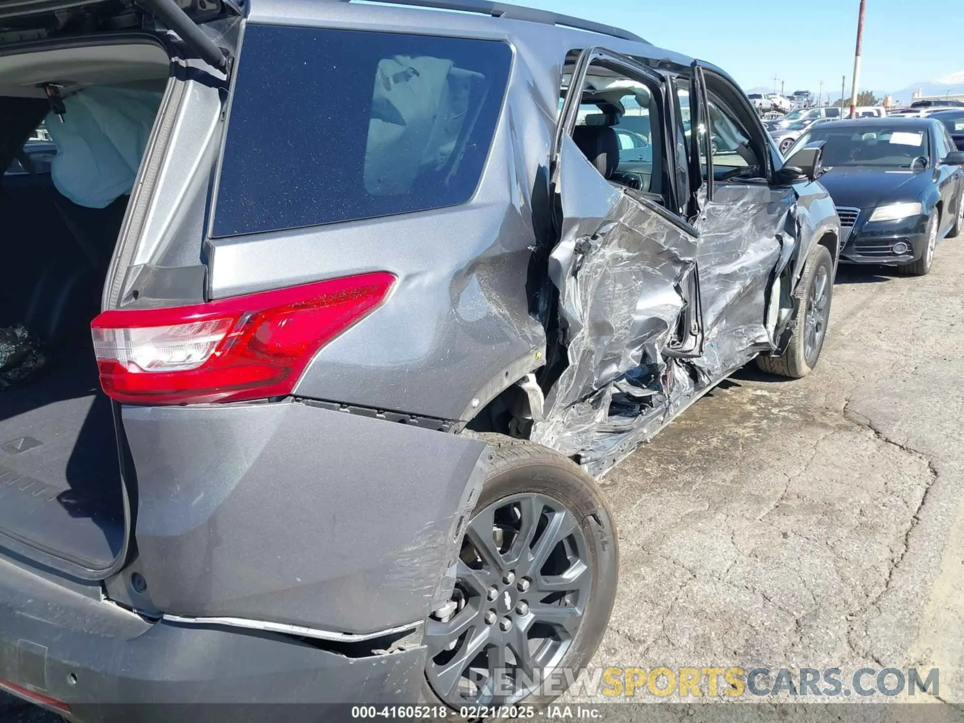 21 Photograph of a damaged car 1GNEVJKW9MJ142868 CHEVROLET TRAVERSE 2021
