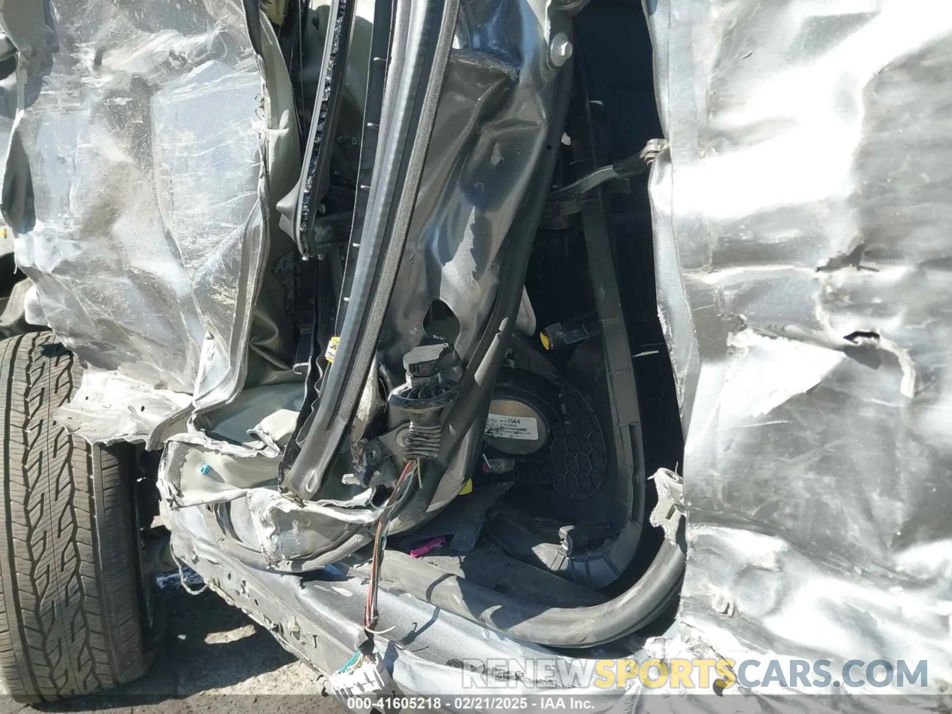 22 Photograph of a damaged car 1GNEVJKW9MJ142868 CHEVROLET TRAVERSE 2021