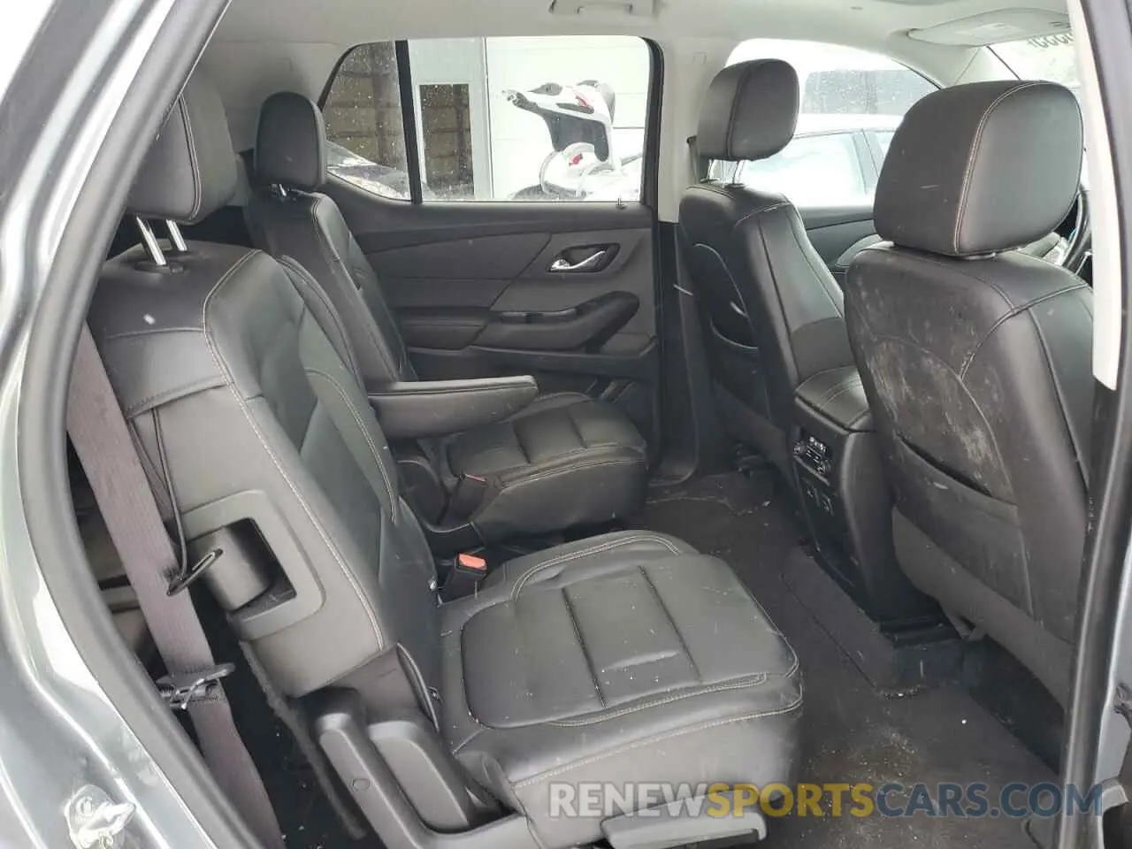 11 Photograph of a damaged car 1GNEVJKWXMJ117641 CHEVROLET TRAVERSE 2021