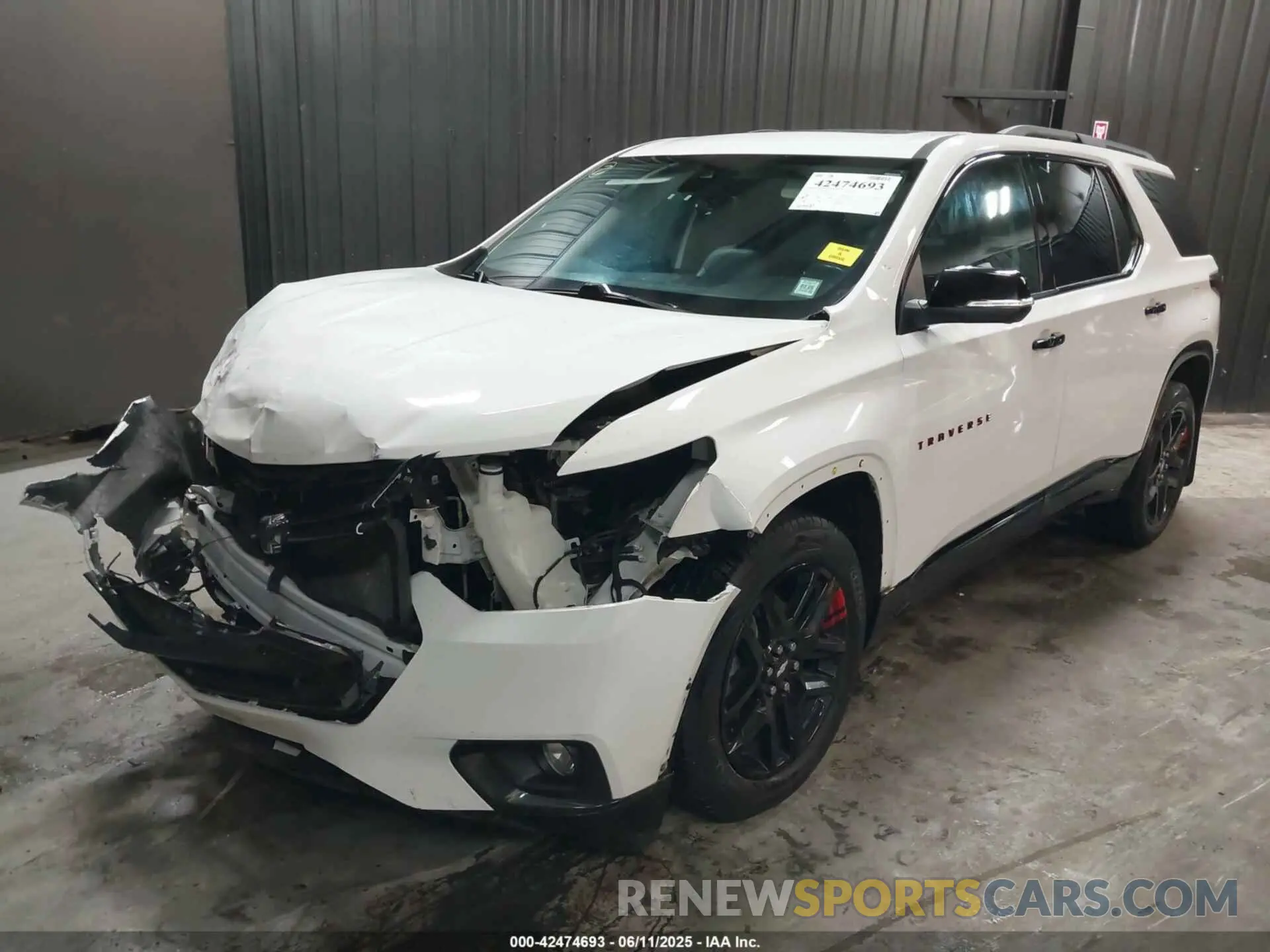 2 Photograph of a damaged car 1GNEVKKW1MJ136097 CHEVROLET TRAVERSE 2021