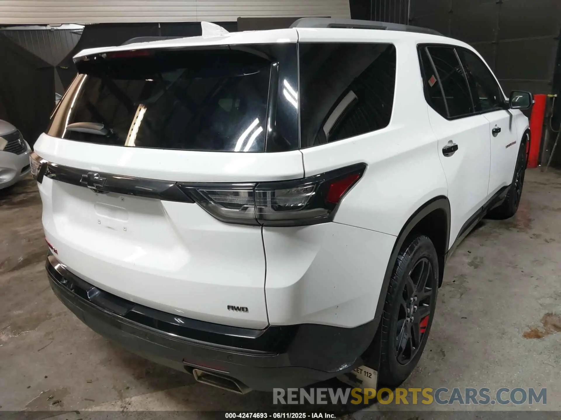 4 Photograph of a damaged car 1GNEVKKW1MJ136097 CHEVROLET TRAVERSE 2021