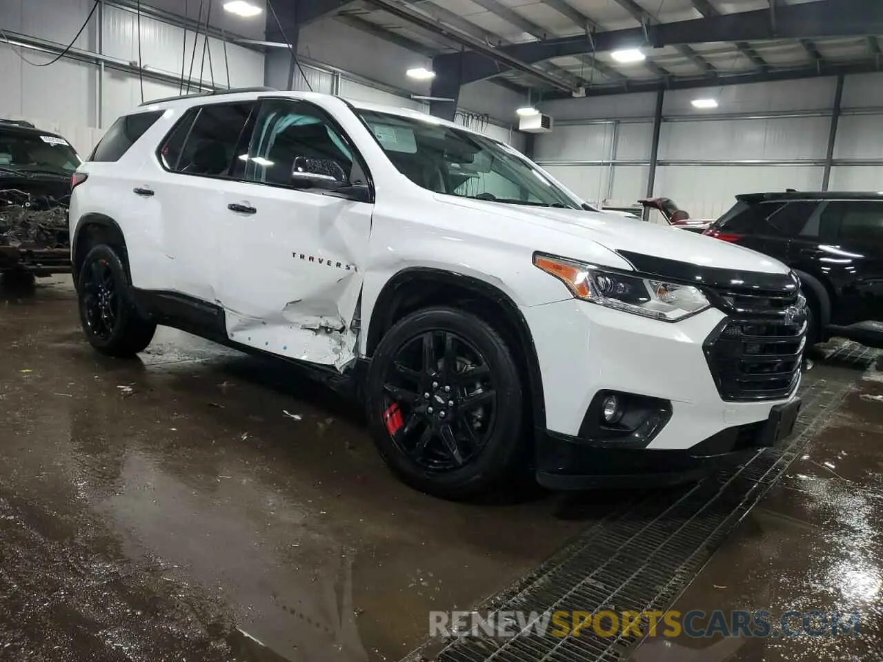 4 Photograph of a damaged car 1GNEVKKW1MJ243800 CHEVROLET TRAVERSE 2021