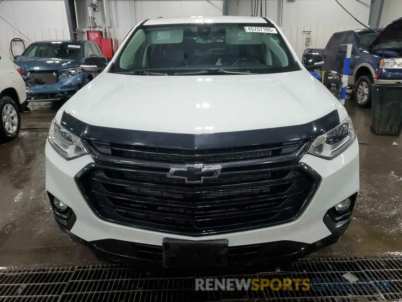 5 Photograph of a damaged car 1GNEVKKW1MJ243800 CHEVROLET TRAVERSE 2021
