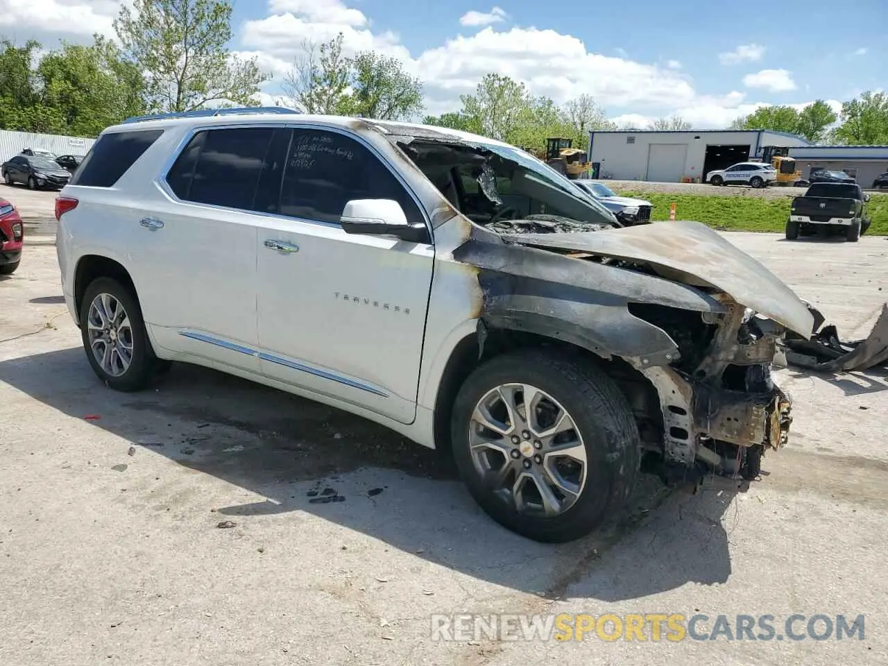 4 Photograph of a damaged car 1GNEVKKW2MJ138490 CHEVROLET TRAVERSE 2021