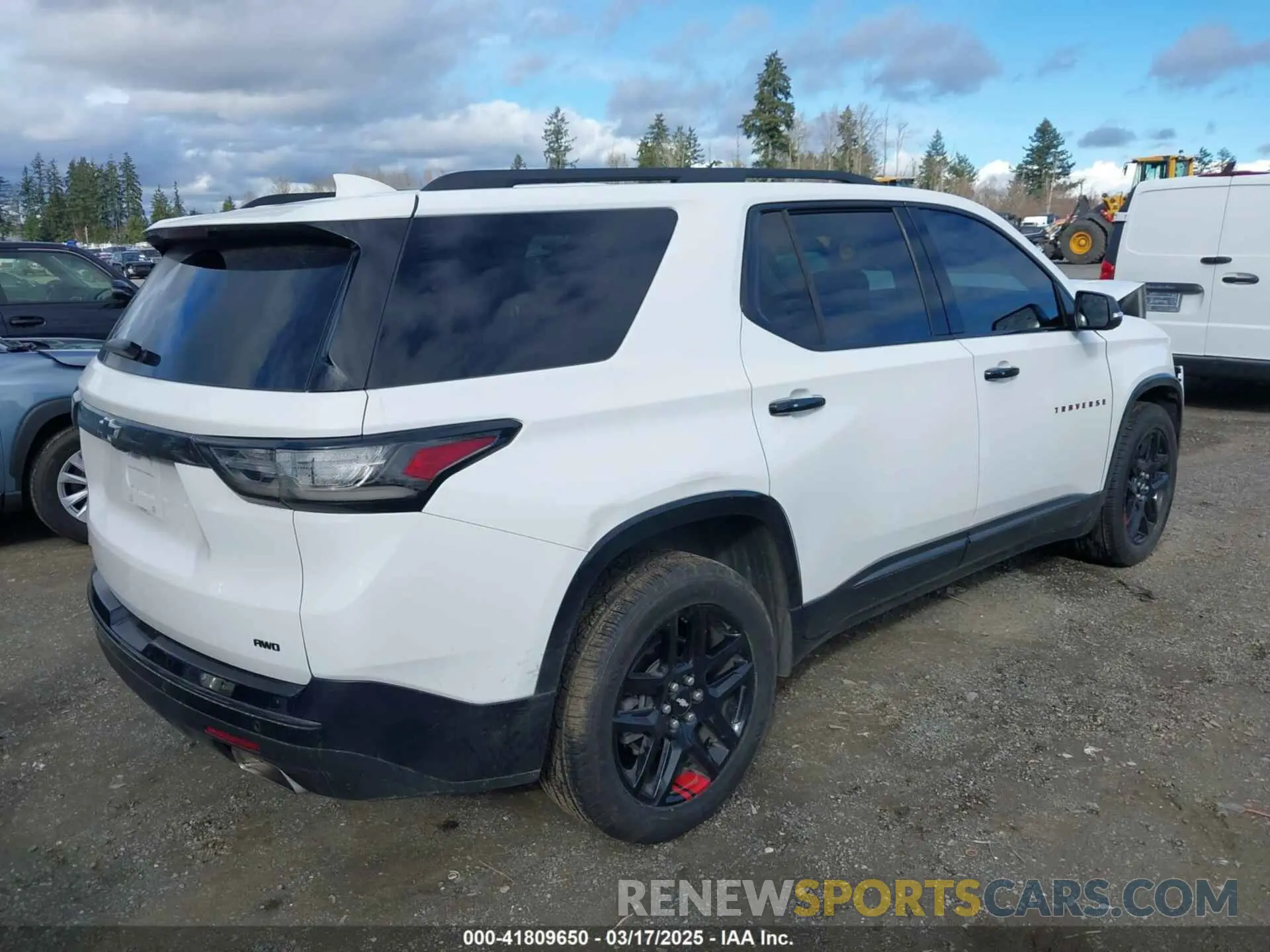 4 Photograph of a damaged car 1GNEVKKW7MJ250461 CHEVROLET TRAVERSE 2021