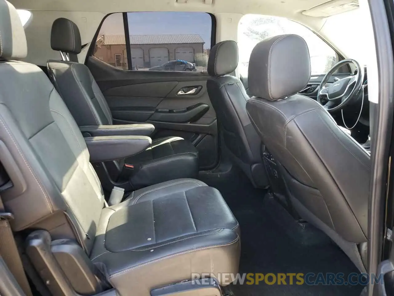 11 Photograph of a damaged car 1GNEVKKW8MJ250047 CHEVROLET TRAVERSE 2021