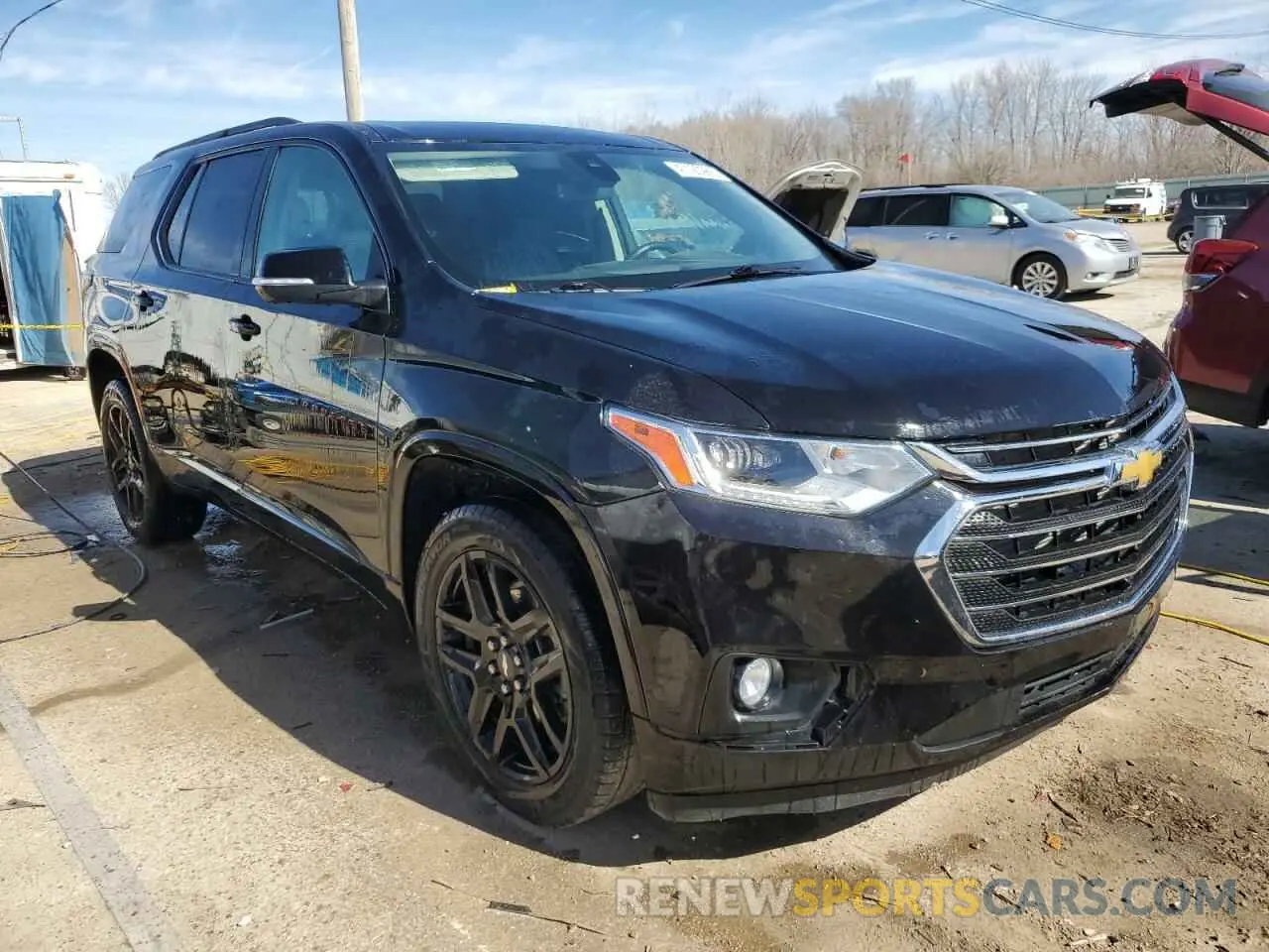 4 Photograph of a damaged car 1GNEVKKW8MJ250047 CHEVROLET TRAVERSE 2021