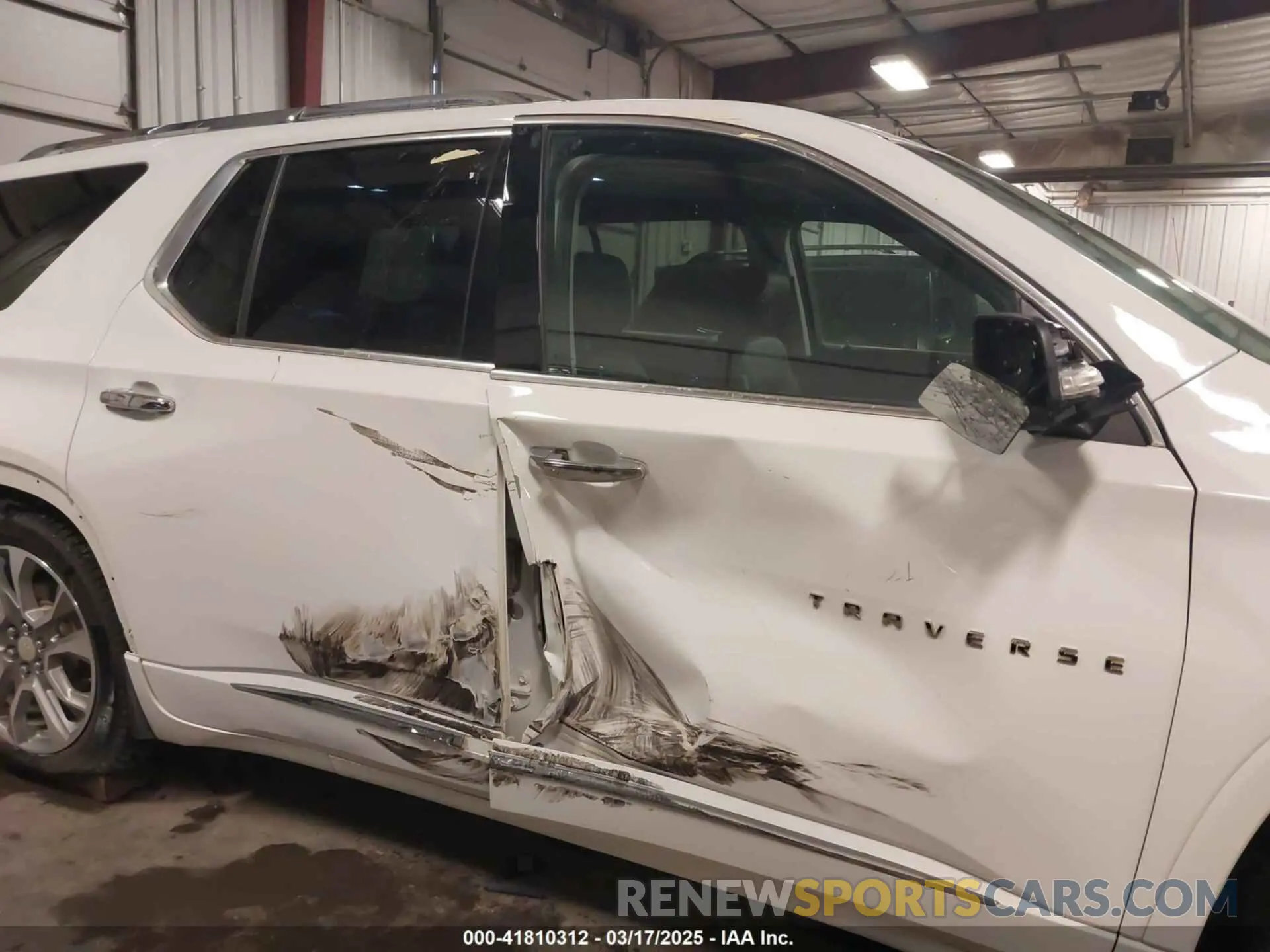 13 Photograph of a damaged car 1GNEVKKW8MJ259346 CHEVROLET TRAVERSE 2021