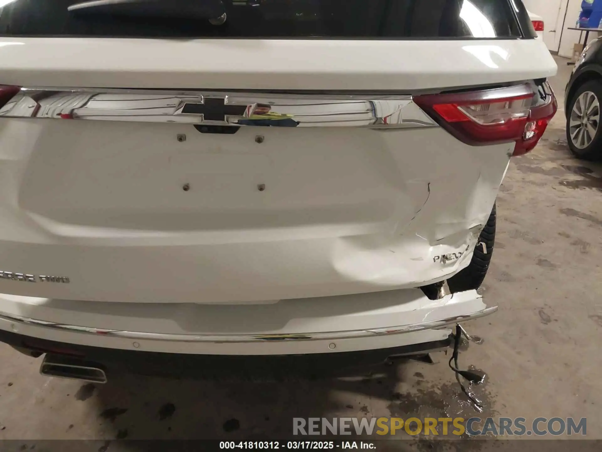 19 Photograph of a damaged car 1GNEVKKW8MJ259346 CHEVROLET TRAVERSE 2021