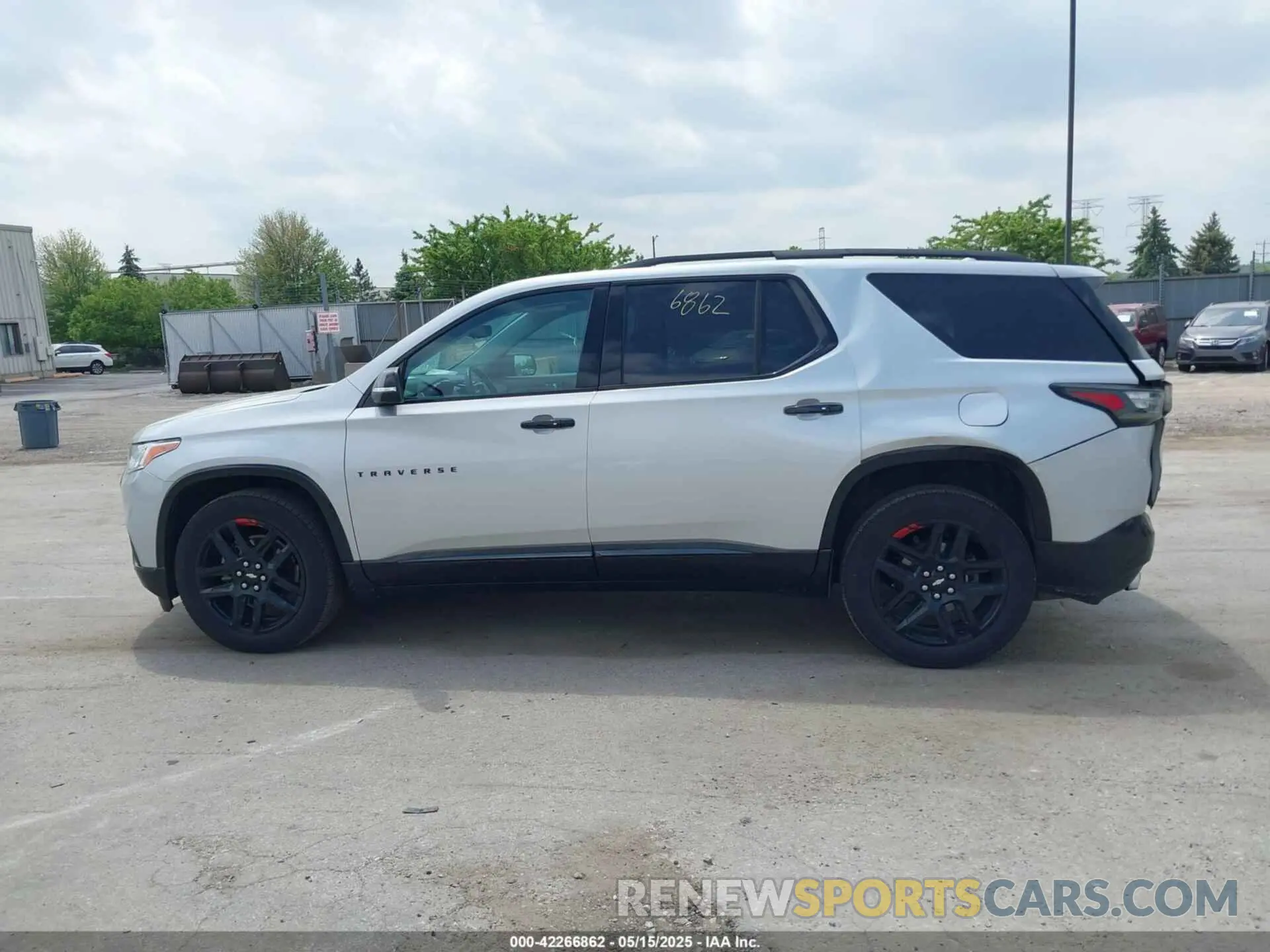 14 Photograph of a damaged car 1GNEVKKWXMJ159359 CHEVROLET TRAVERSE 2021