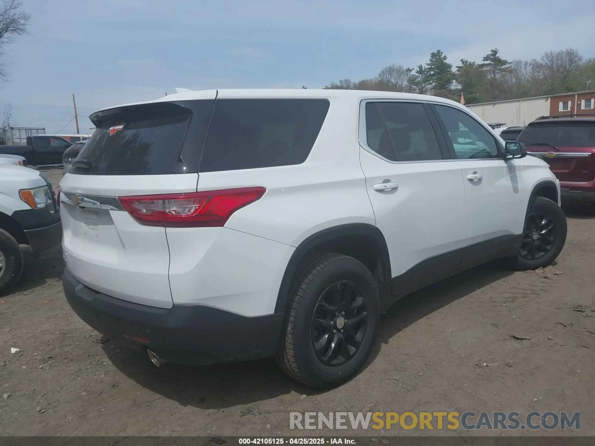 4 Photograph of a damaged car 1GNEVLKW3MJ140478 CHEVROLET TRAVERSE 2021