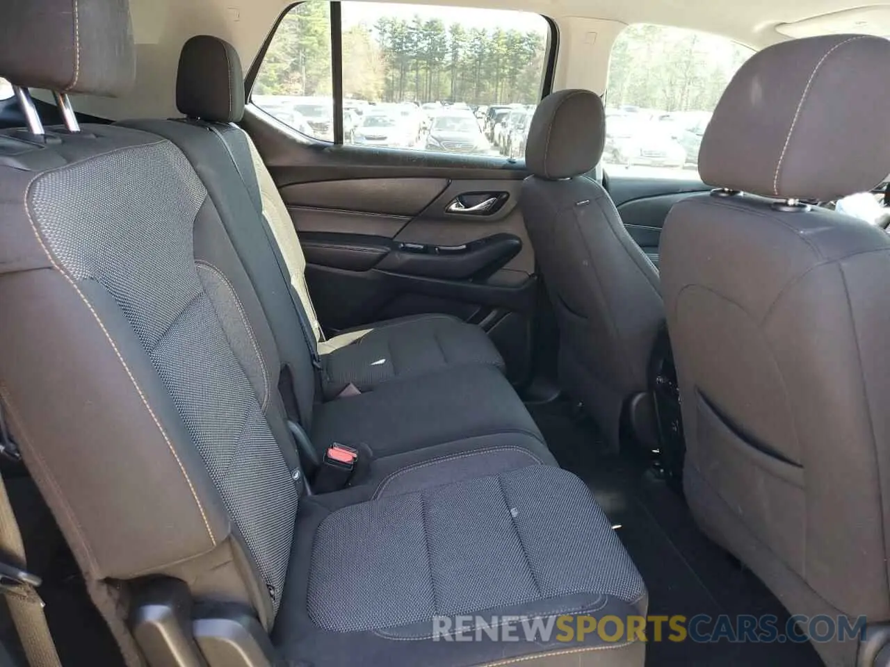 11 Photograph of a damaged car 1GNEVLKW8MJ169359 CHEVROLET TRAVERSE 2021