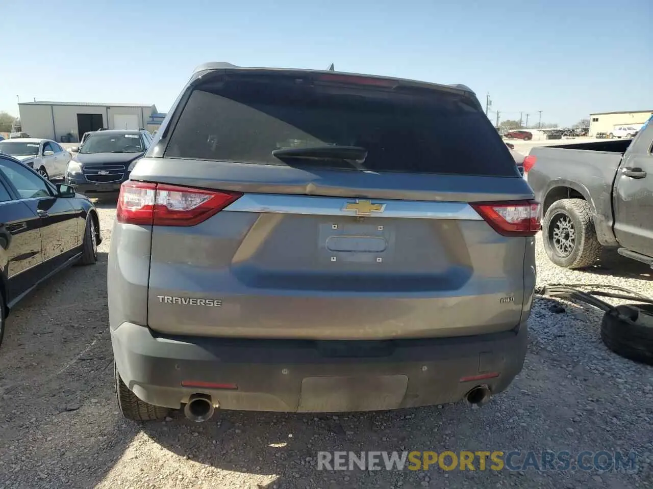 6 Photograph of a damaged car 1GNEVLKWXMJ107025 CHEVROLET TRAVERSE 2021