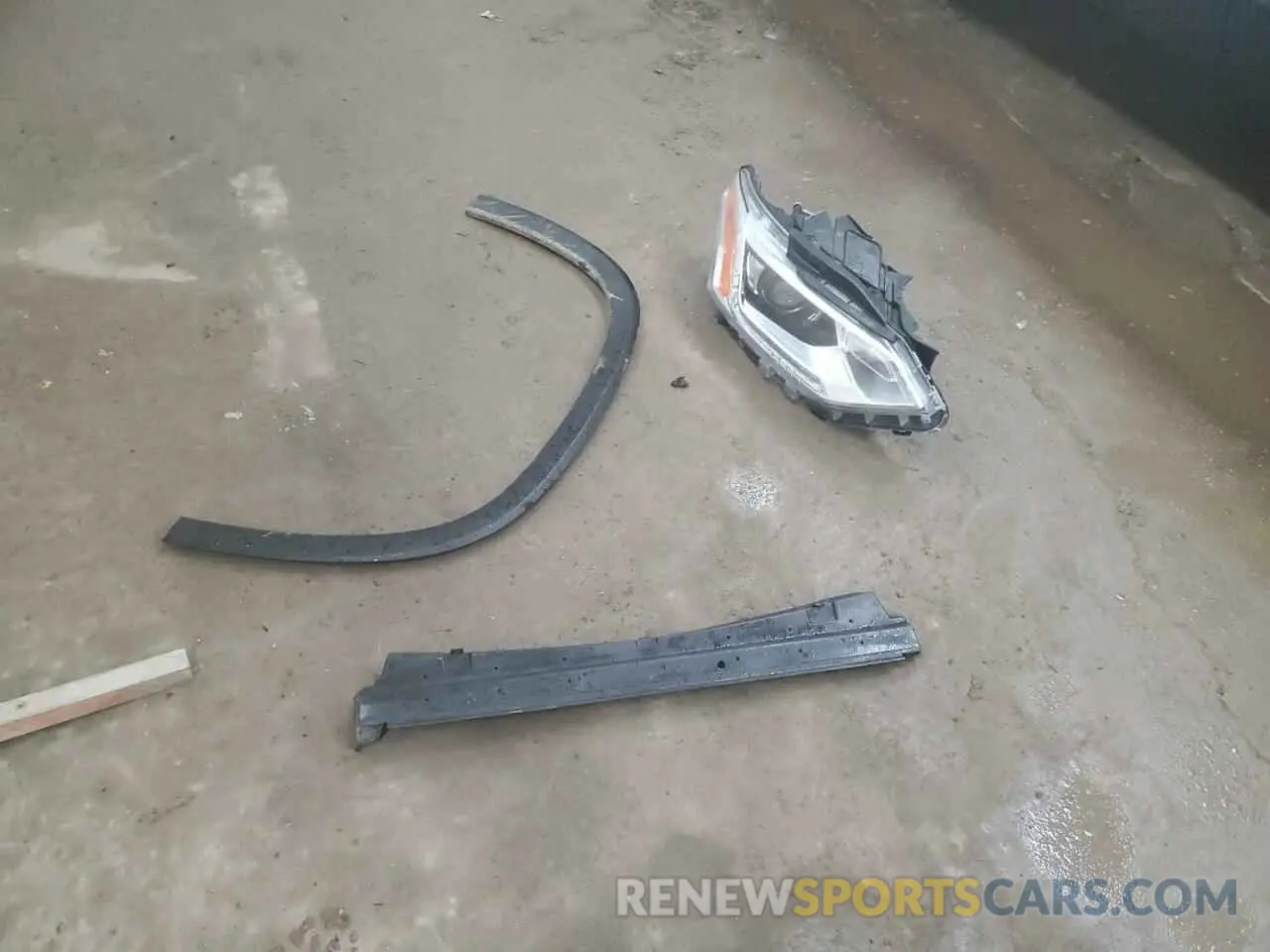 13 Photograph of a damaged car 1GNEVLKWXMJ164969 CHEVROLET TRAVERSE 2021