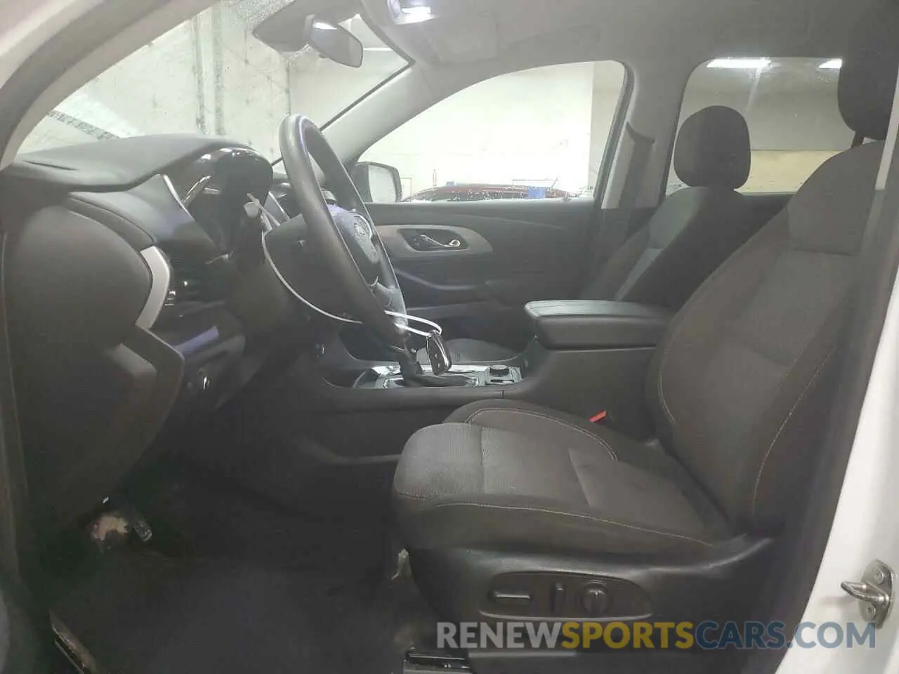 7 Photograph of a damaged car 1GNEVLKWXMJ164969 CHEVROLET TRAVERSE 2021
