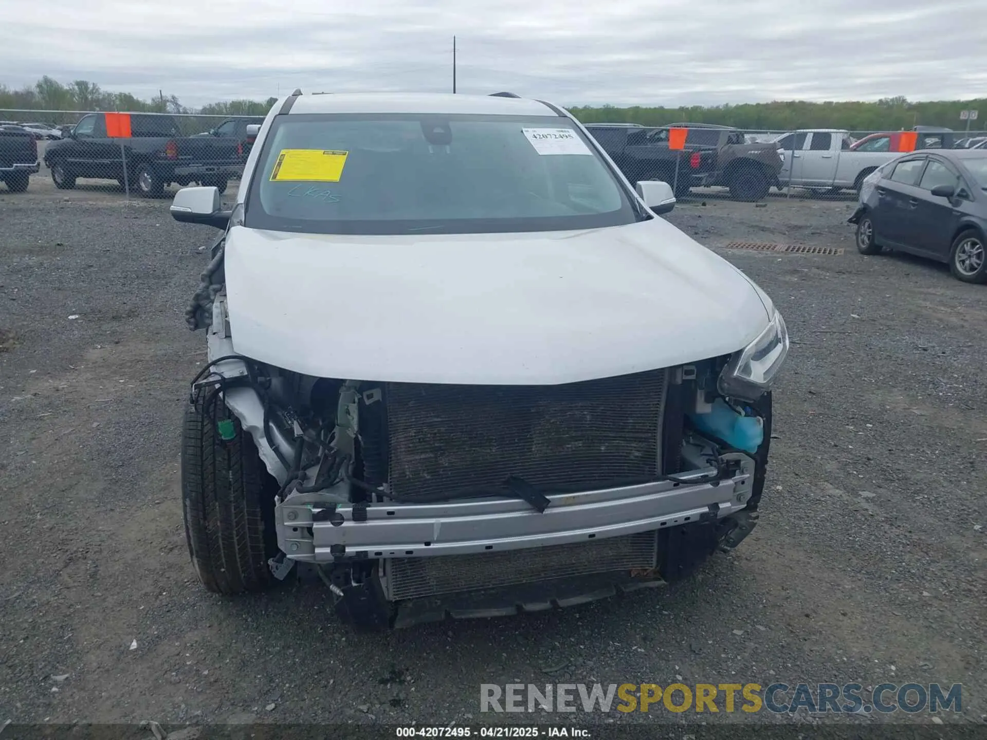 13 Photograph of a damaged car 1GNEVMKW6MJ221433 CHEVROLET TRAVERSE 2021